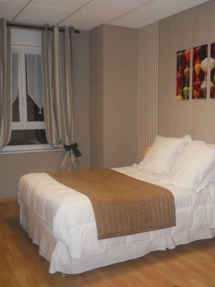 Brit Hotel Les Camelias