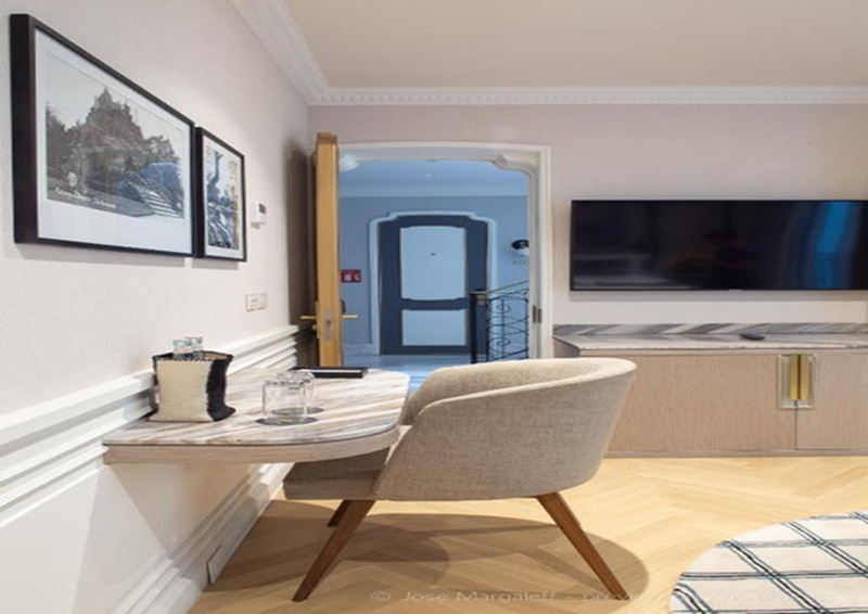 The Alest Hotel by null