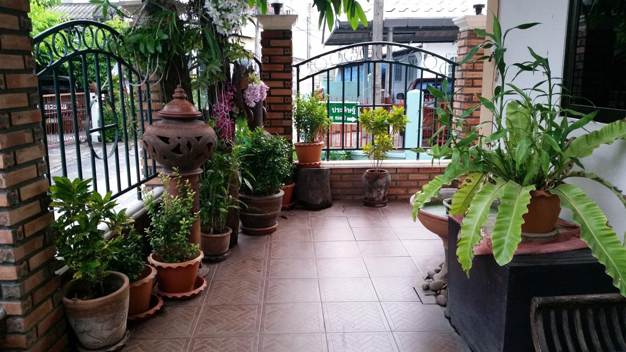 Villa Oranje Chiang Mai by null