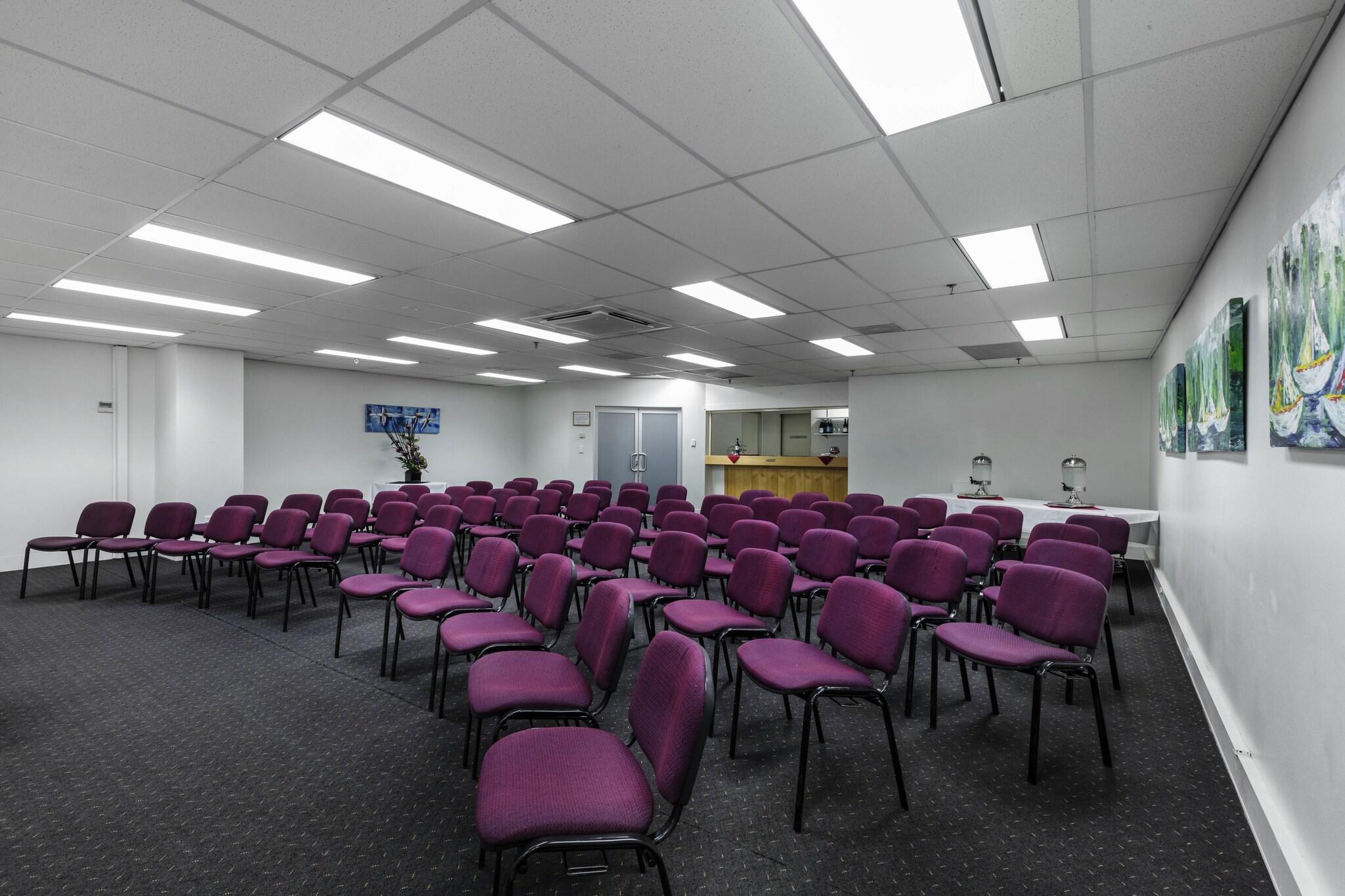 George Williams Hotel by null