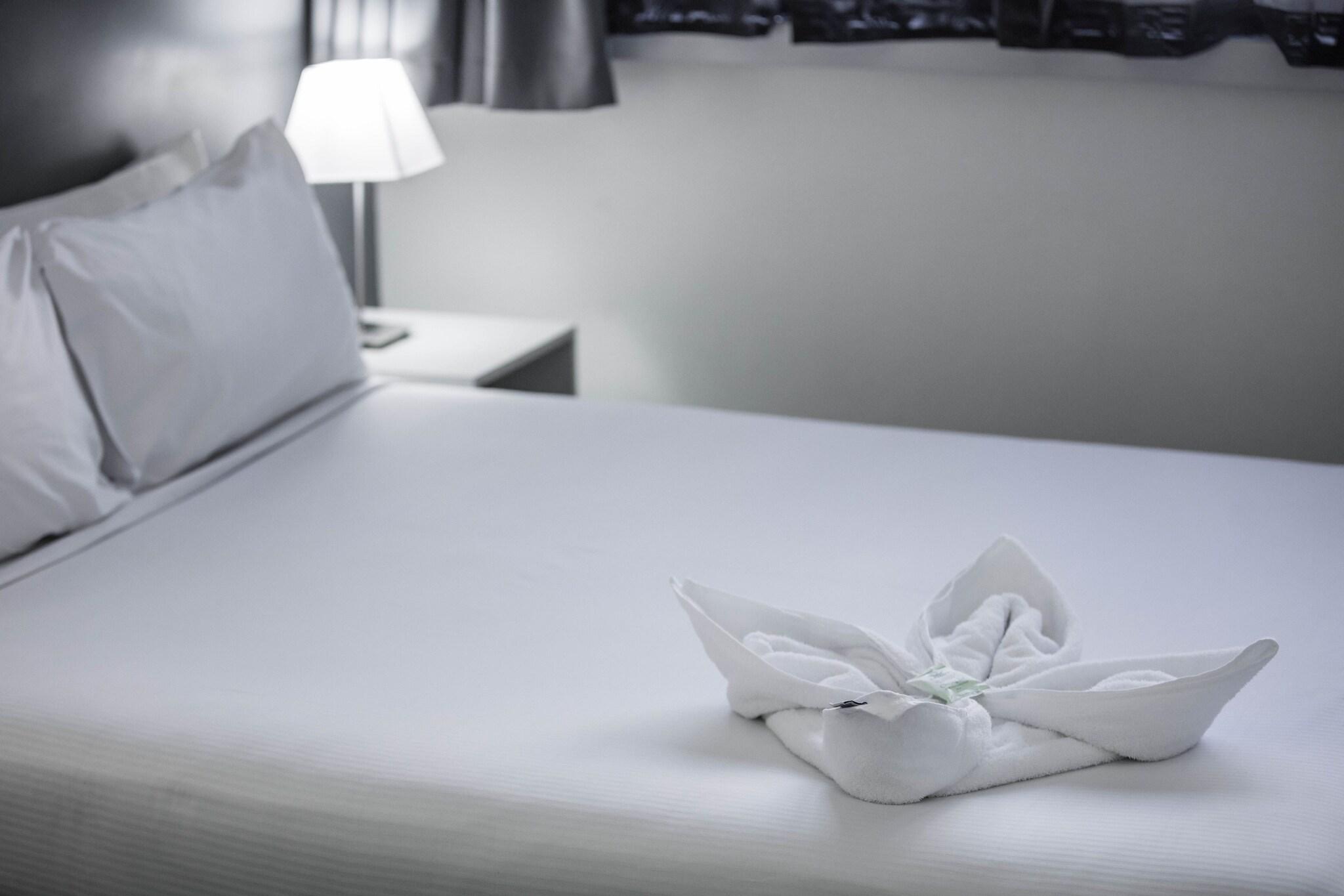 George Williams Hotel by null