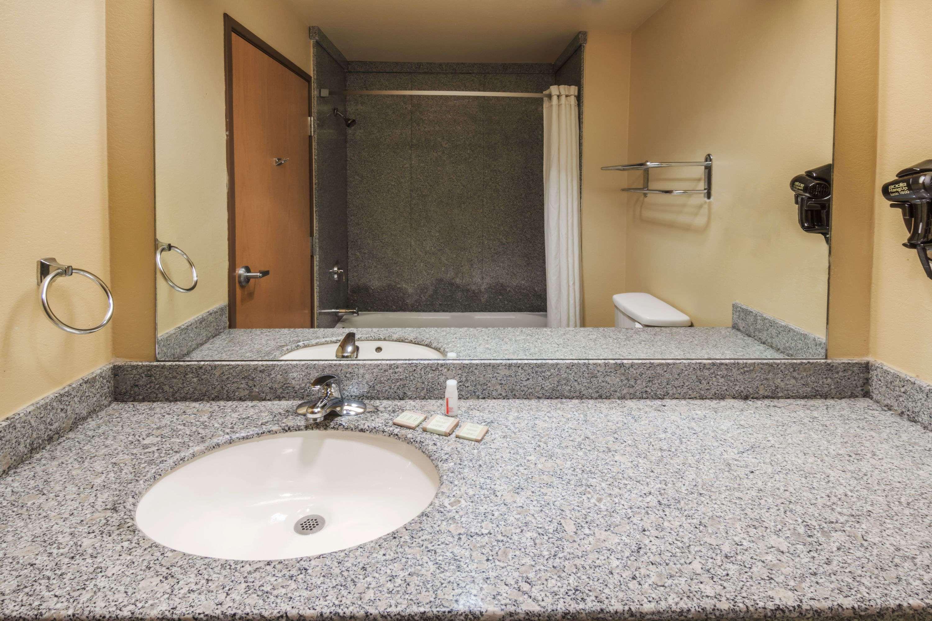 Econo Lodge BeaumontI-10 S TX