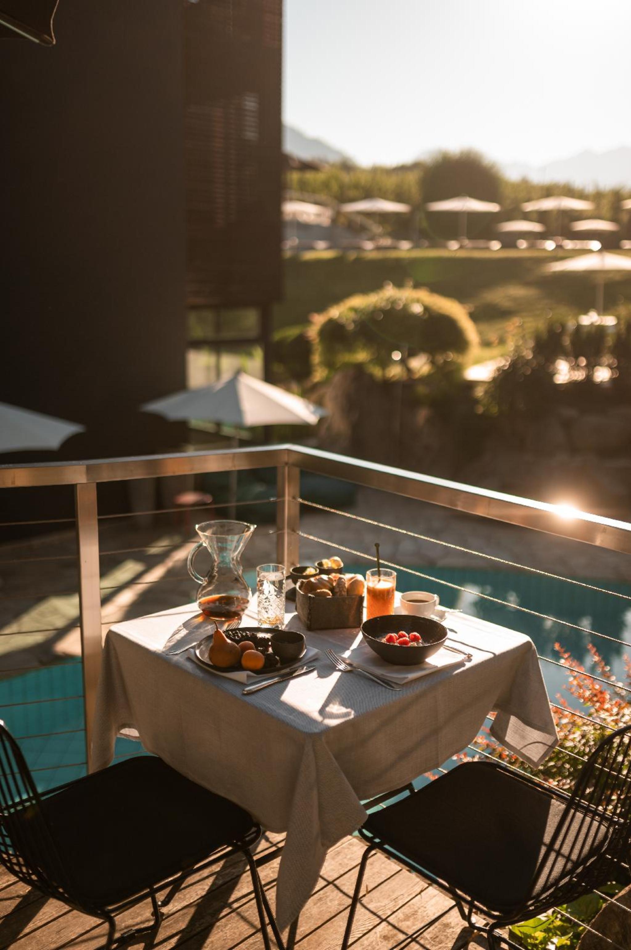 Exterior & Views 4, Alpines Wellnesshotel Tyrol, Bolzano