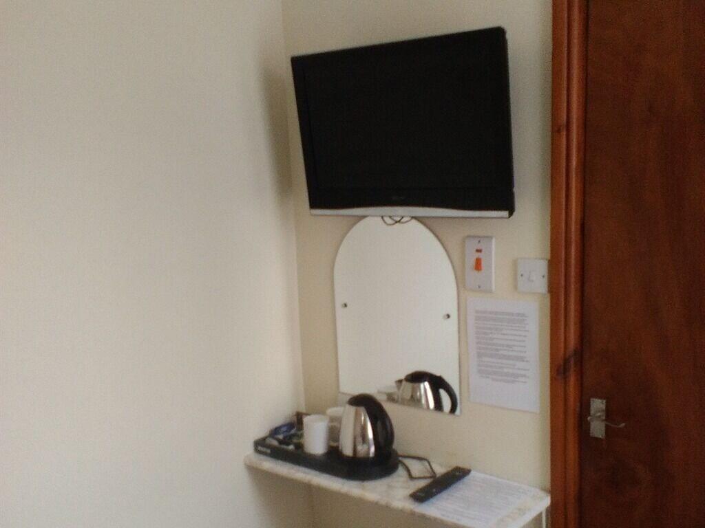 Edward Hotel - Guest House