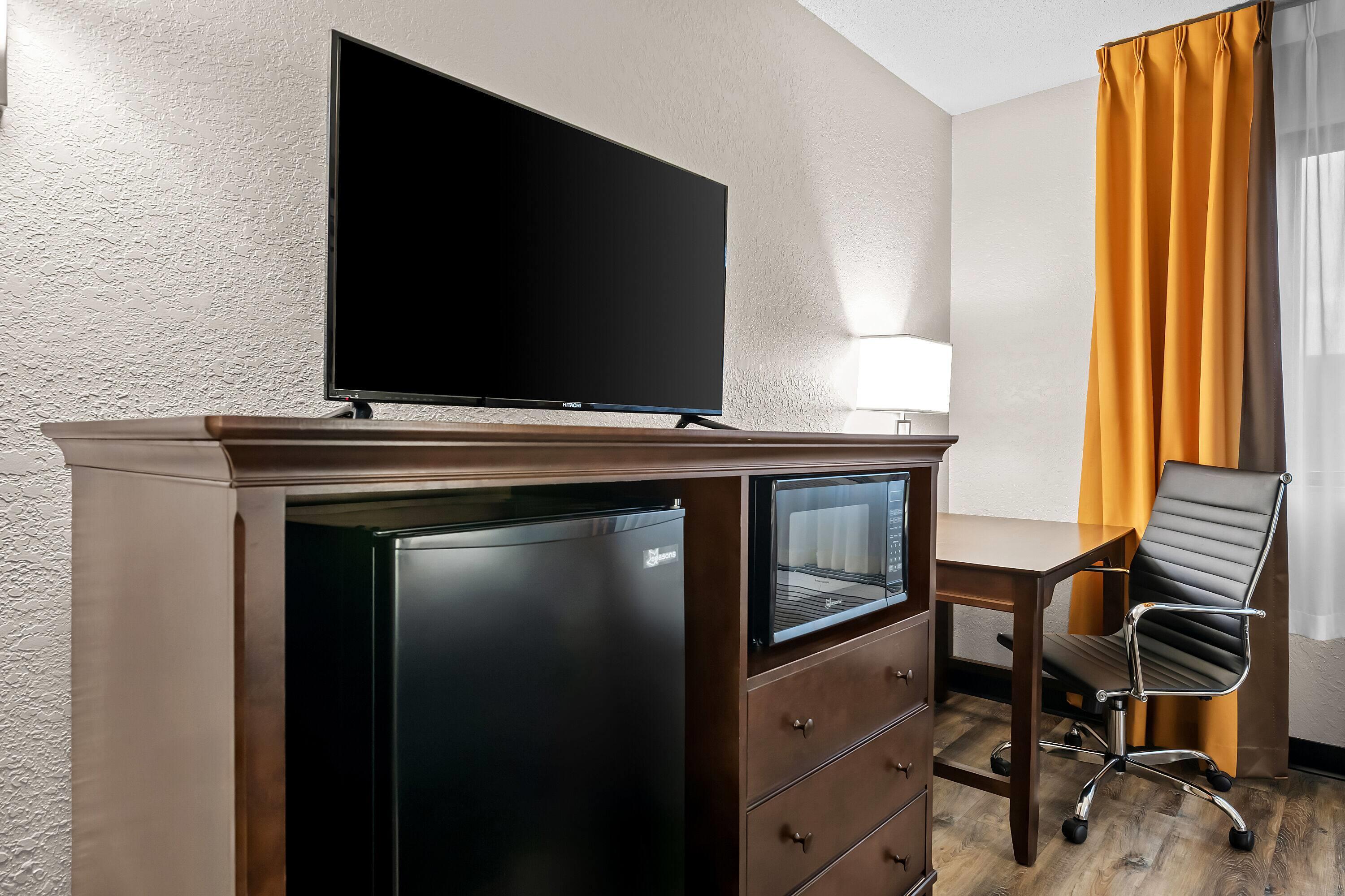 Super 8 by Wyndham Alexandria MN