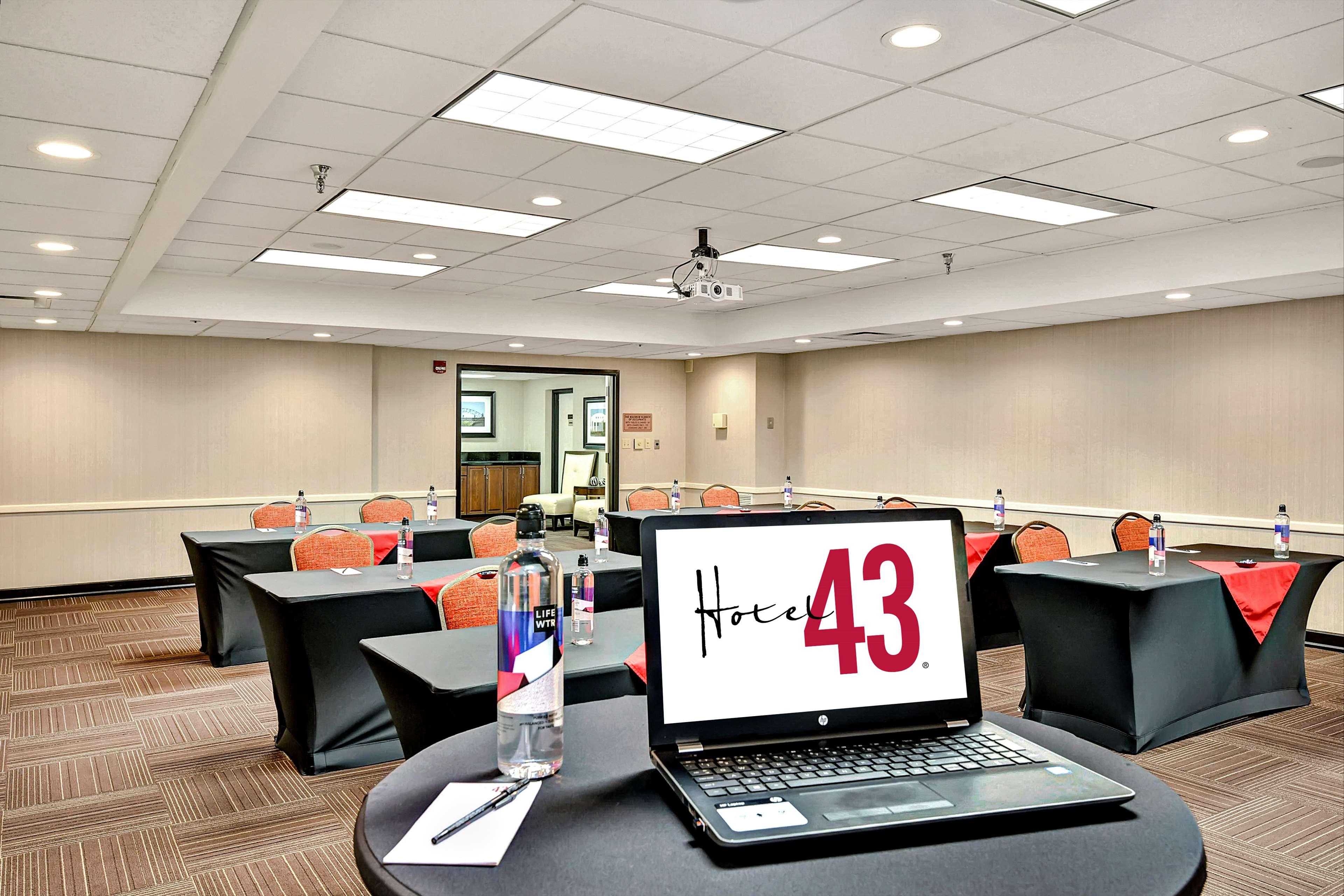 Hotel 43 by null