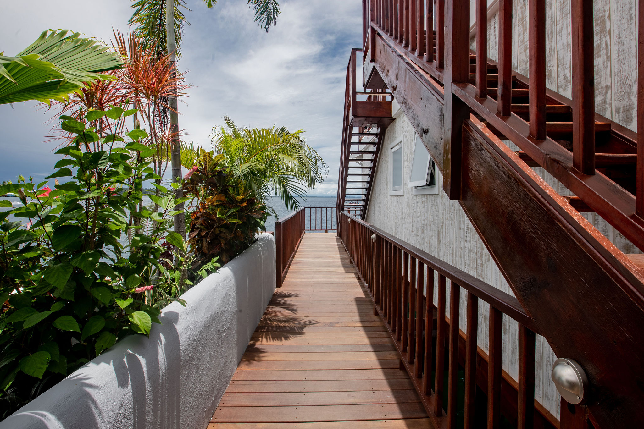 Tropical Suites Hotel by null