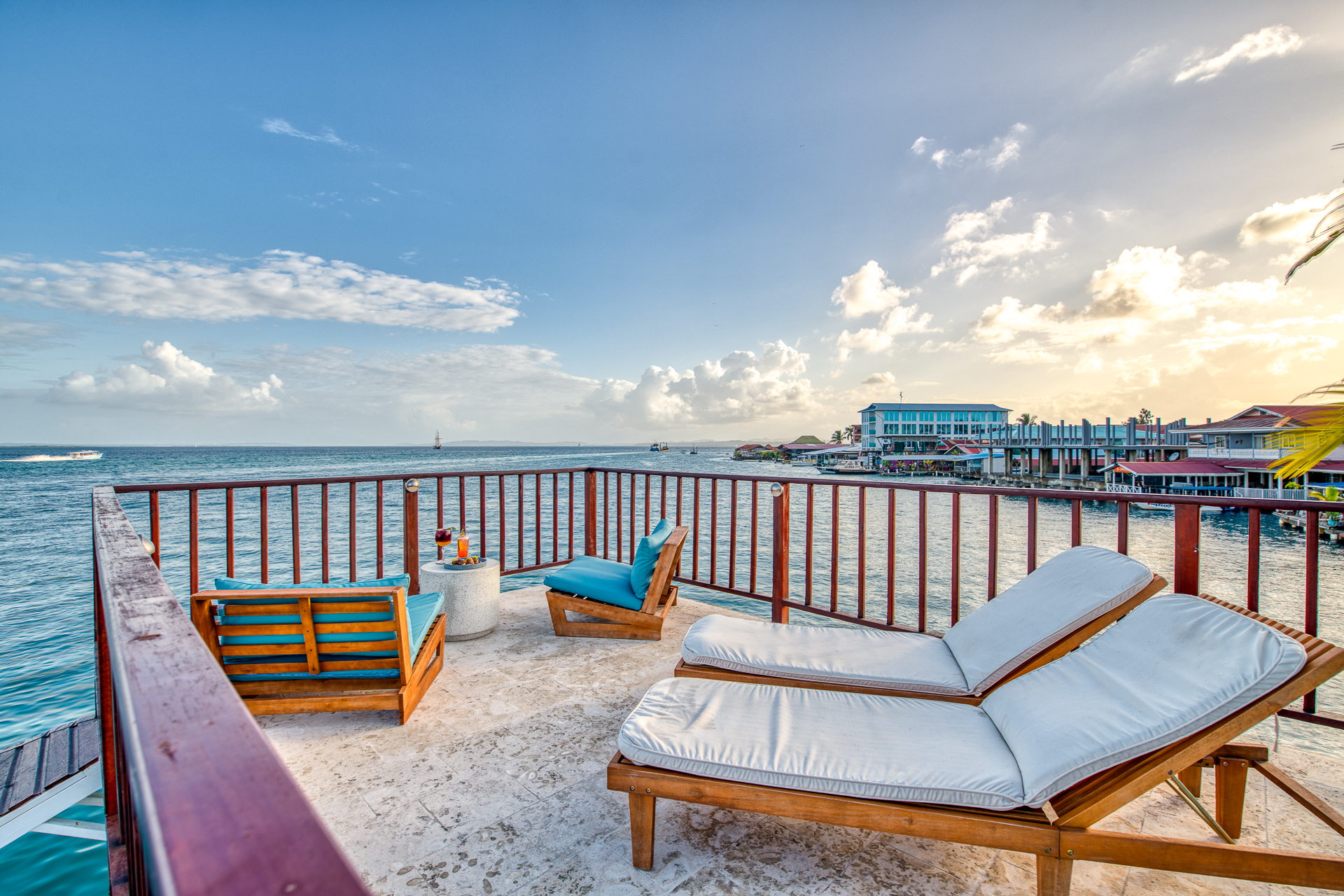Tropical Suites Hotel by null