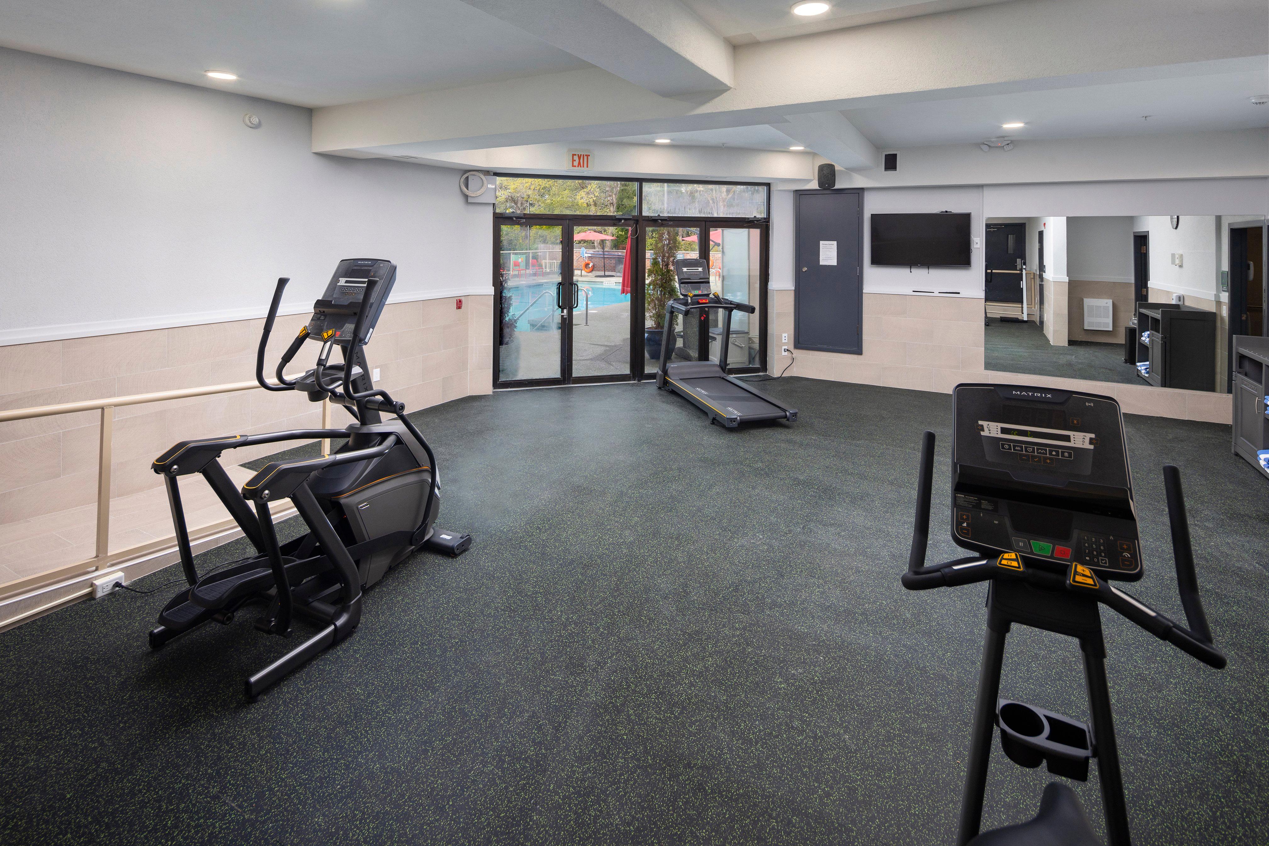 Holiday Inn Victoria - Elk Lake