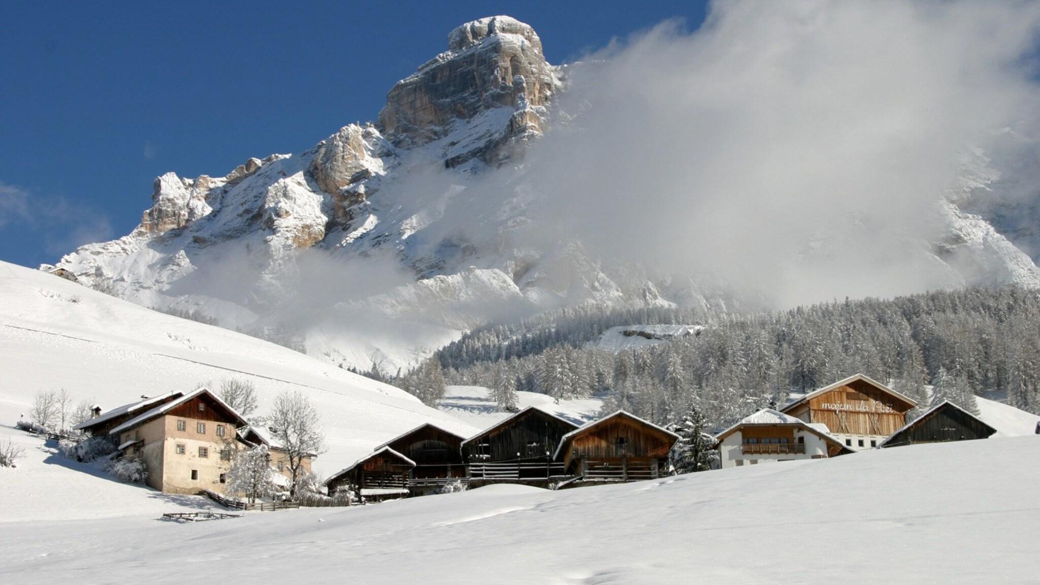 Lagacio' Mountain Residence by null