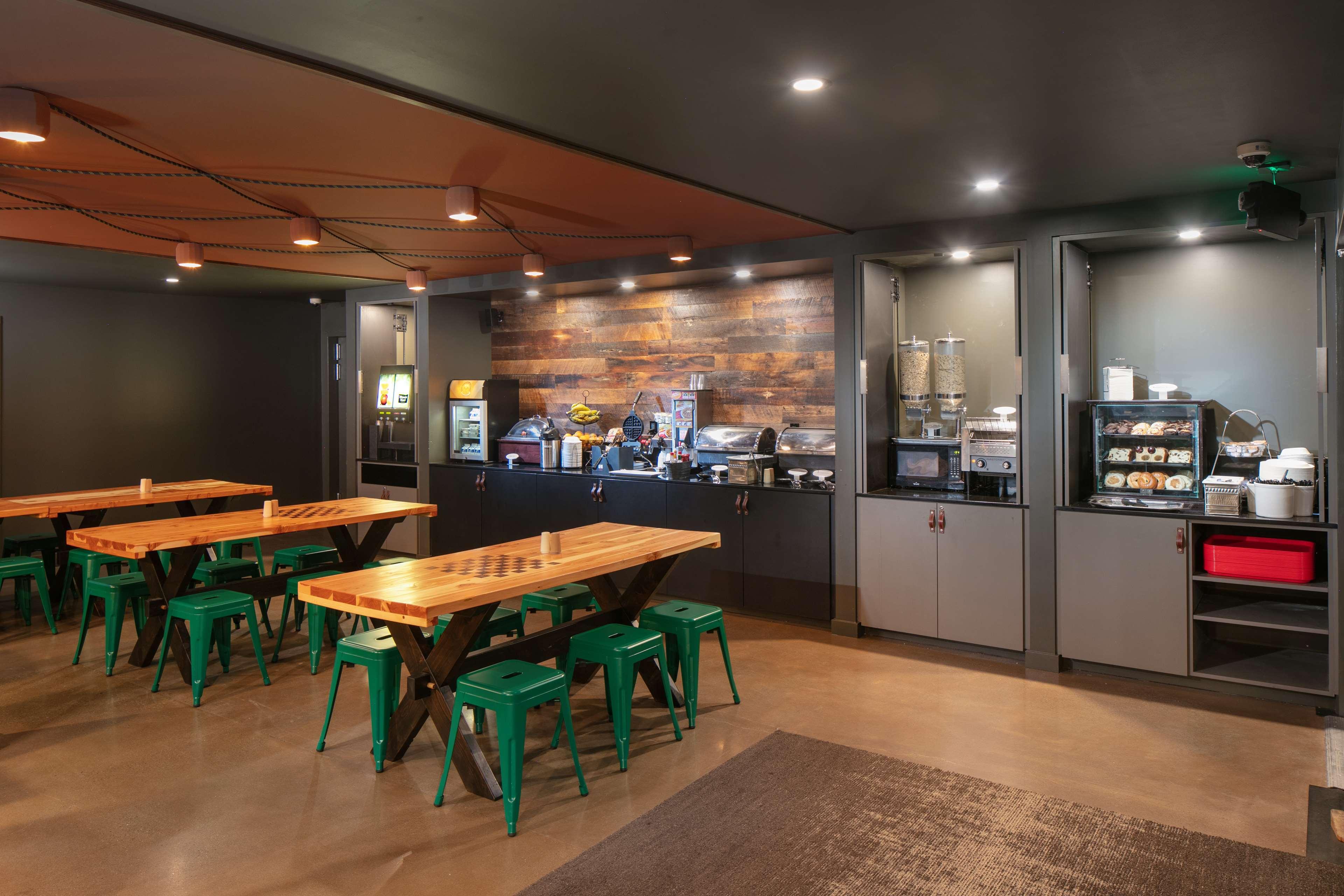 Waypoint Hotel
