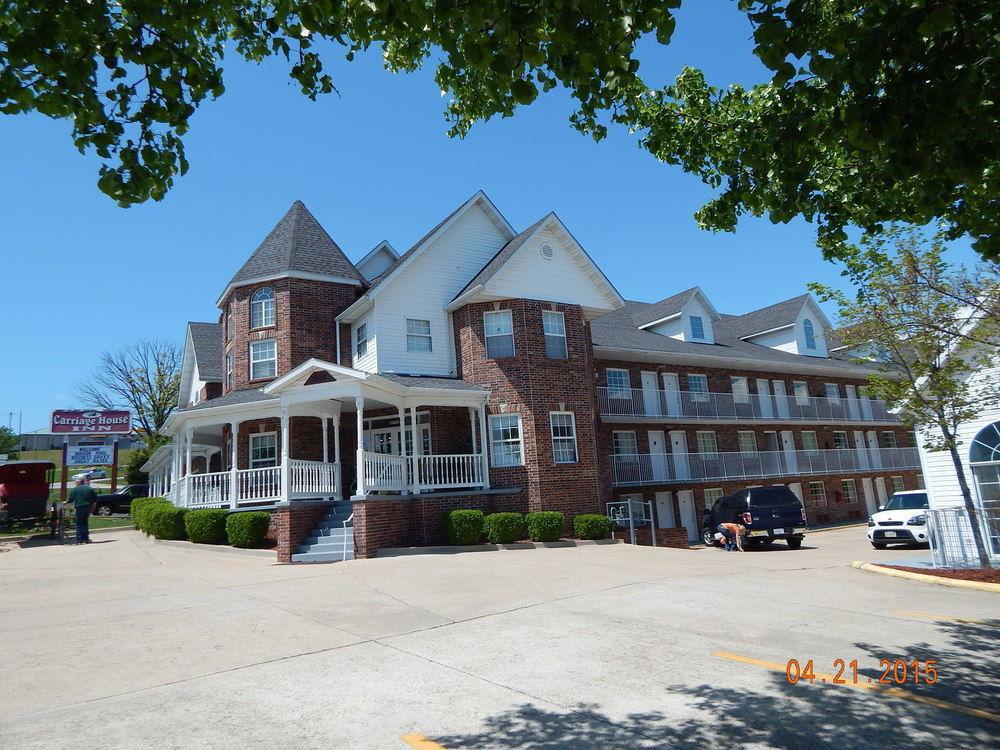 Carriage House Inn by null