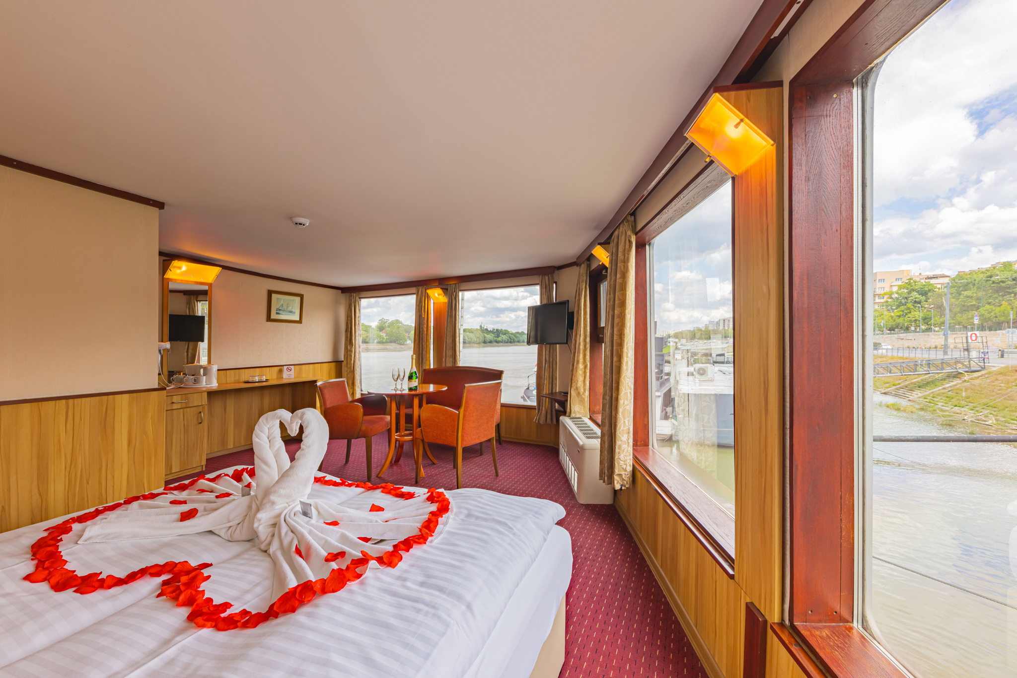 Fortuna Boat Hotel Budapest by null