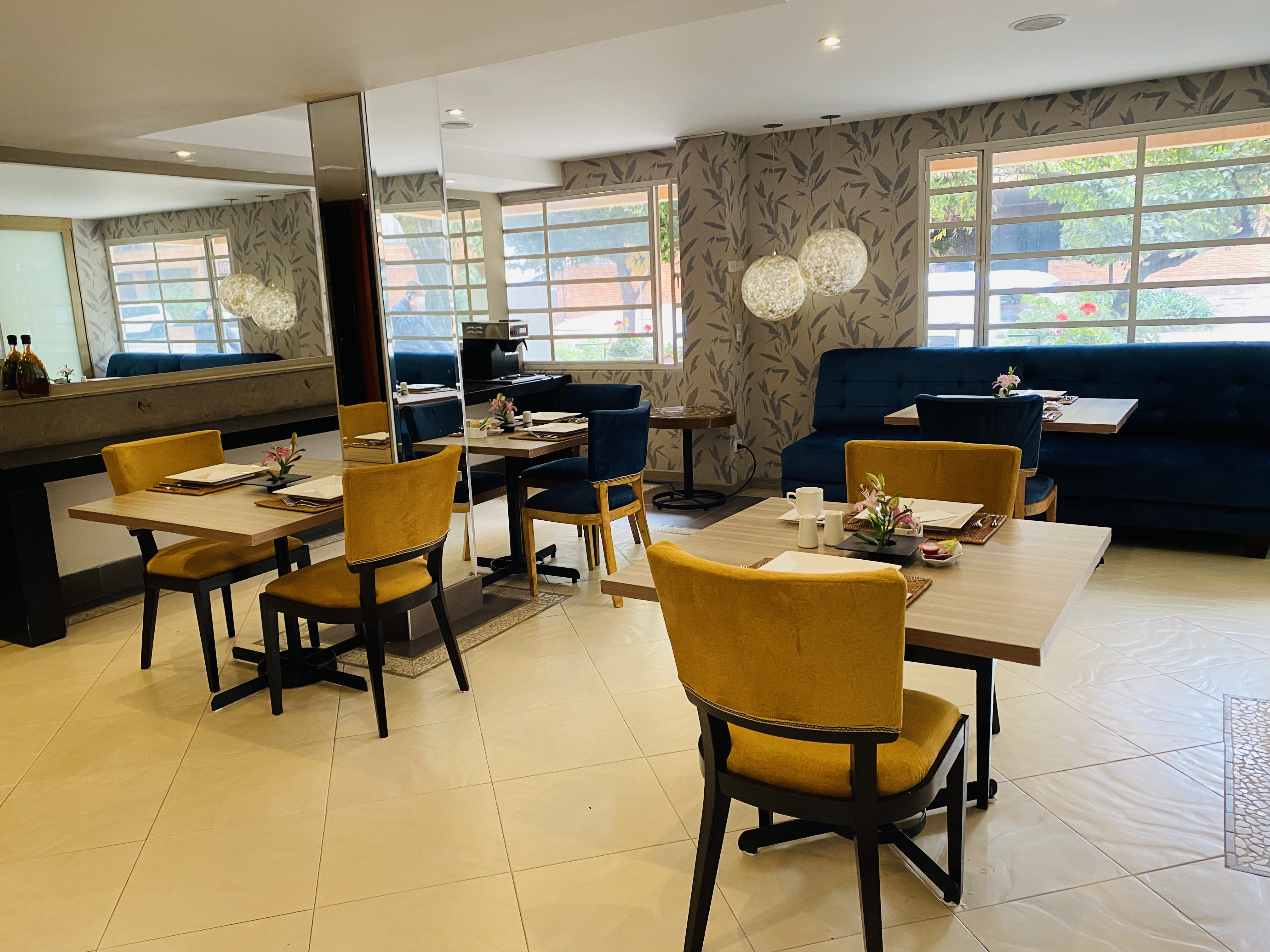 Hotel Retiro 84 by MIJ