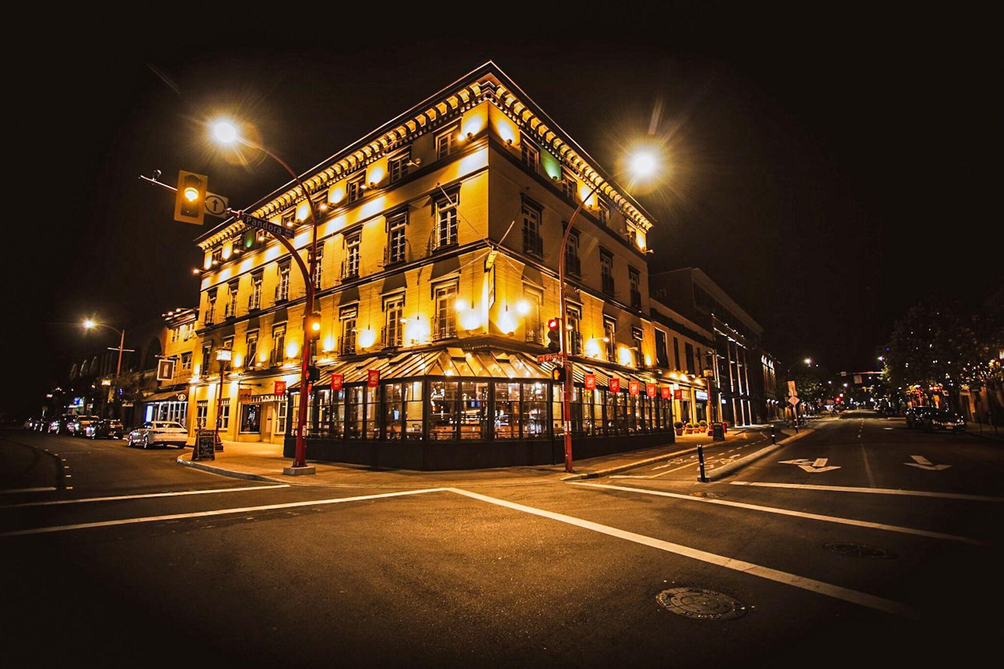Swans Suites Hotel