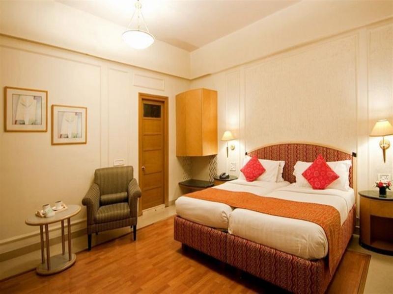 Astoria Hotel by null