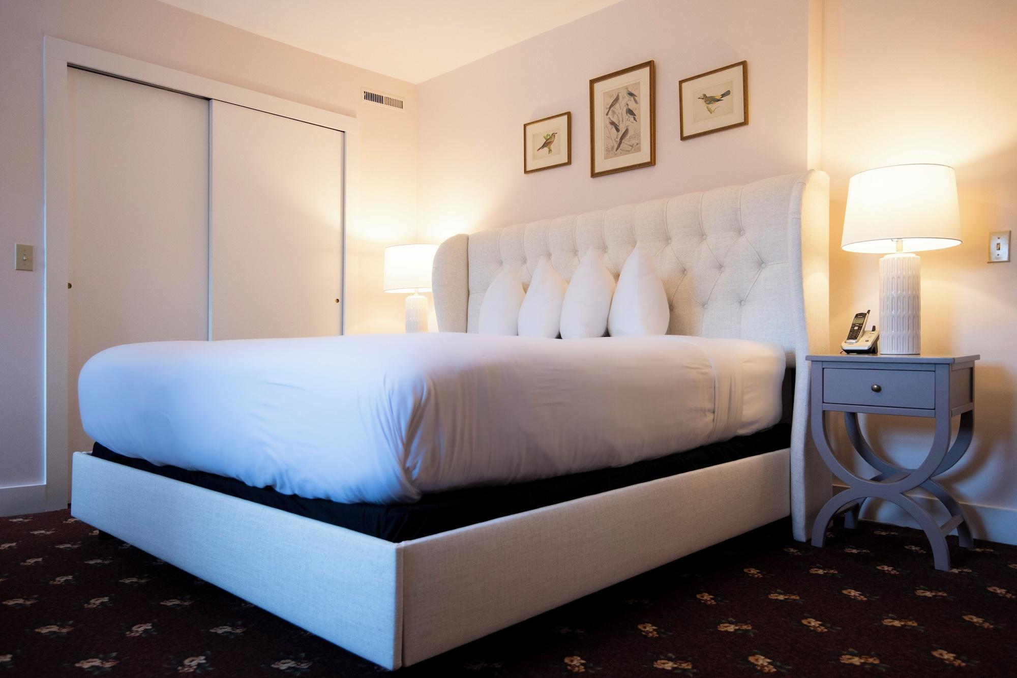 Bar Harbor Manor by null