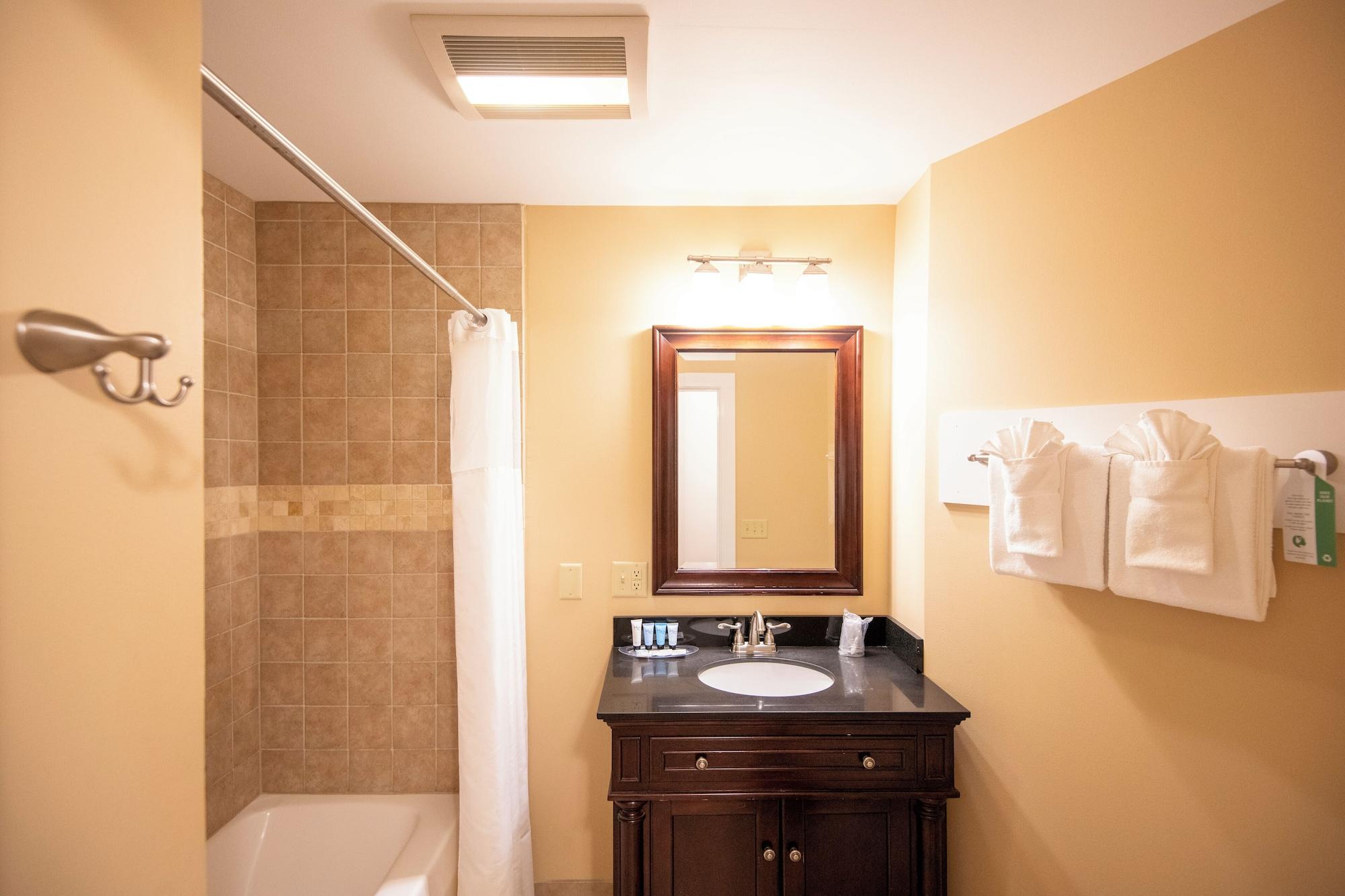 Bar Harbor Manor by null