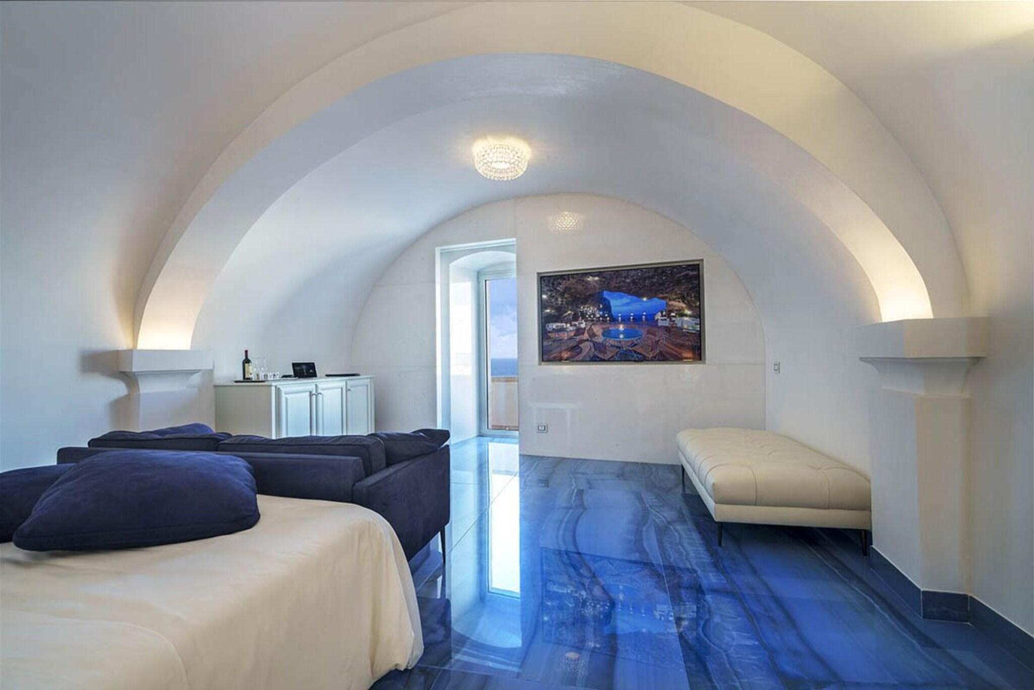 Grotta Palazzese by null