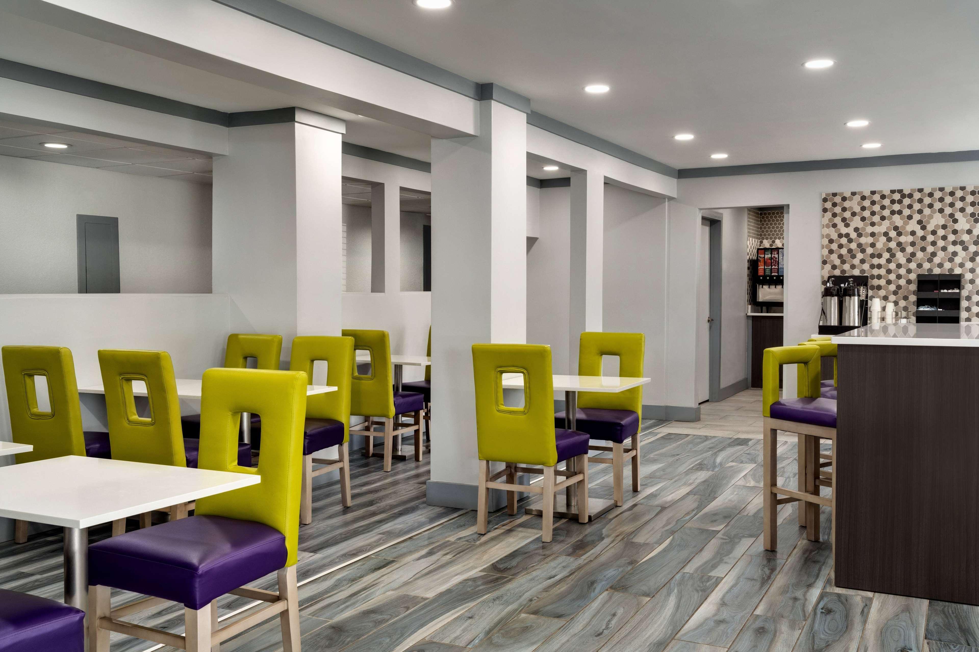 La Quinta Inn by Wyndham Birmingham - Inverness