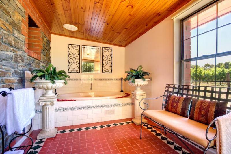 Stonewell Cottages & Vineyards by null