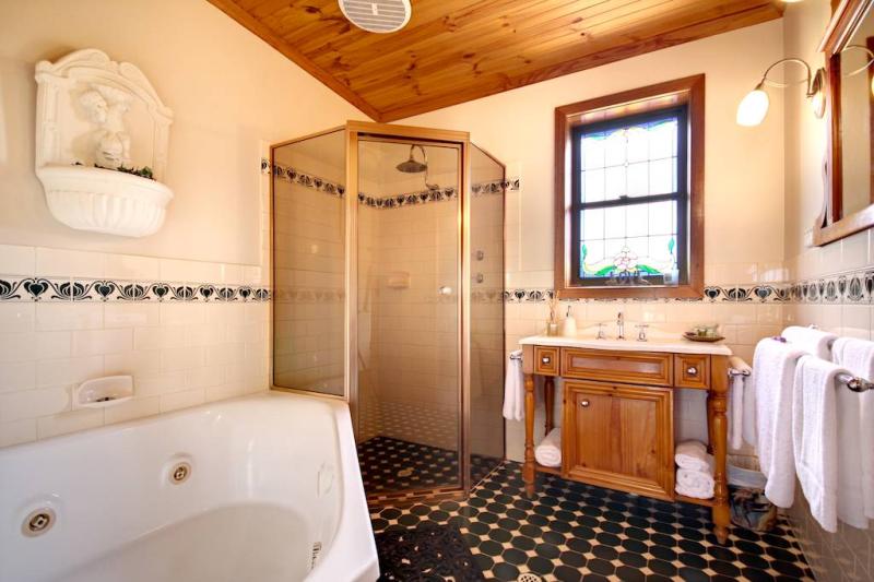 Stonewell Cottages & Vineyards by null