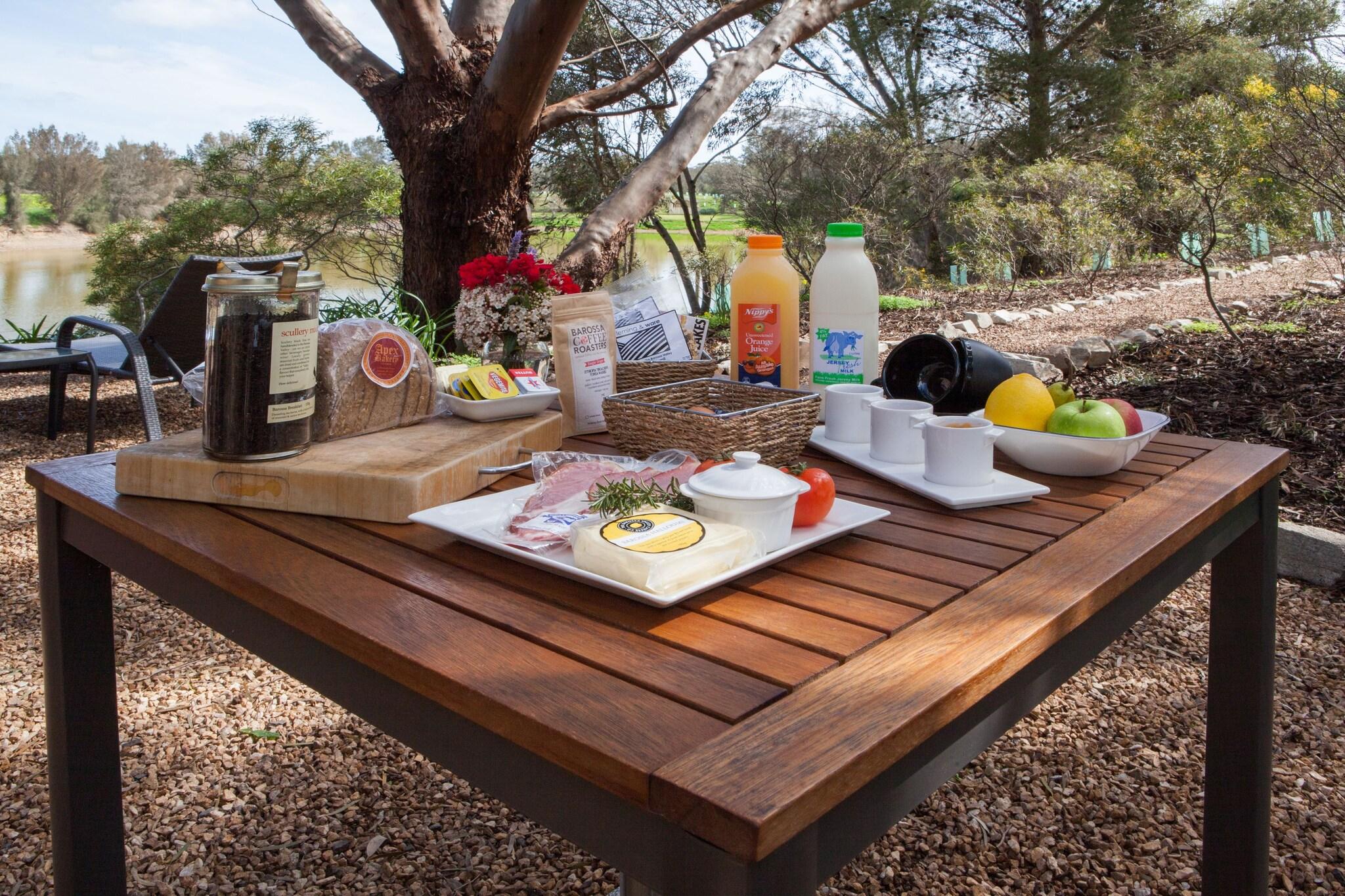 Stonewell Cottages & Vineyards by null