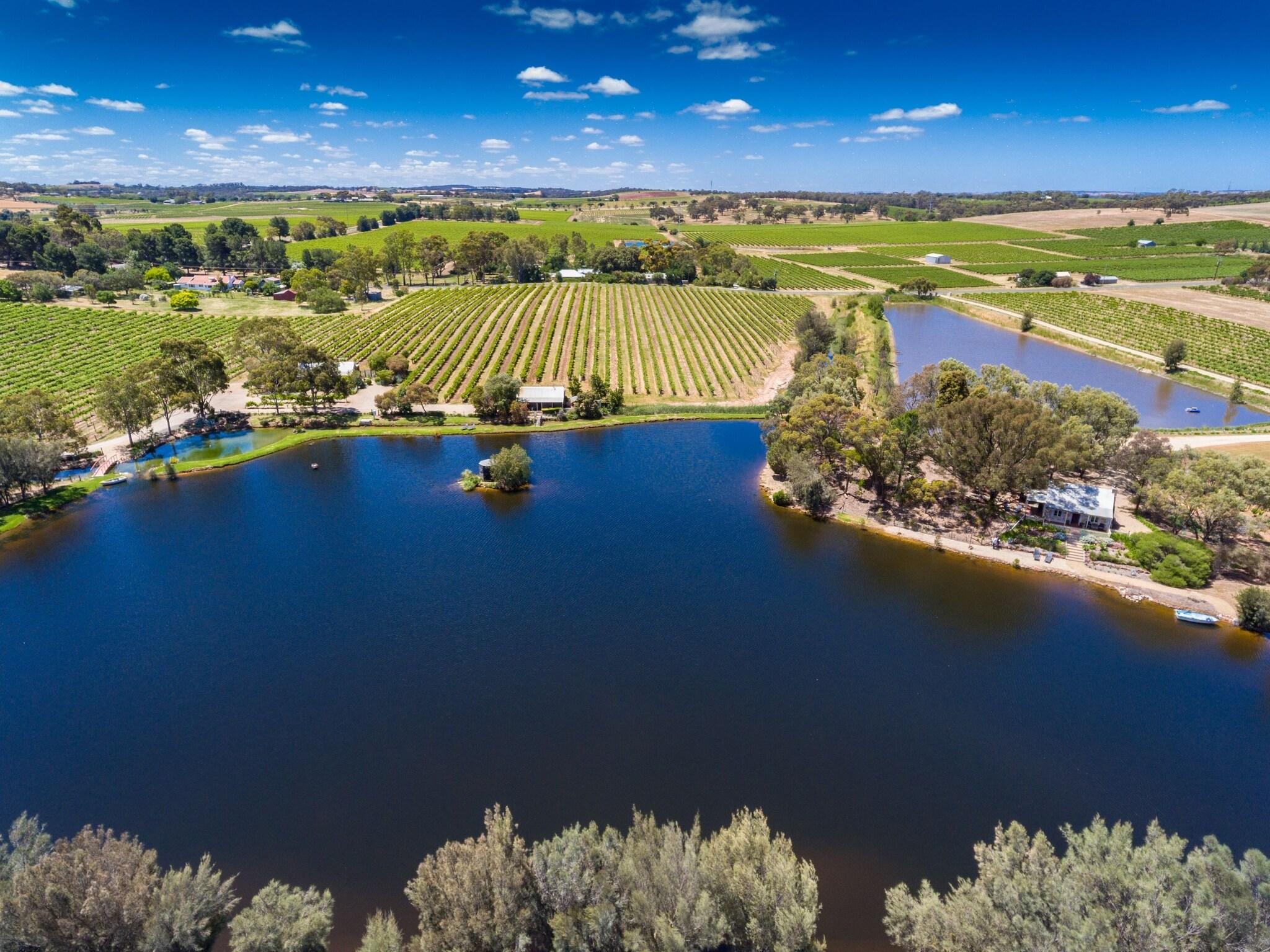 Stonewell Cottages & Vineyards by null