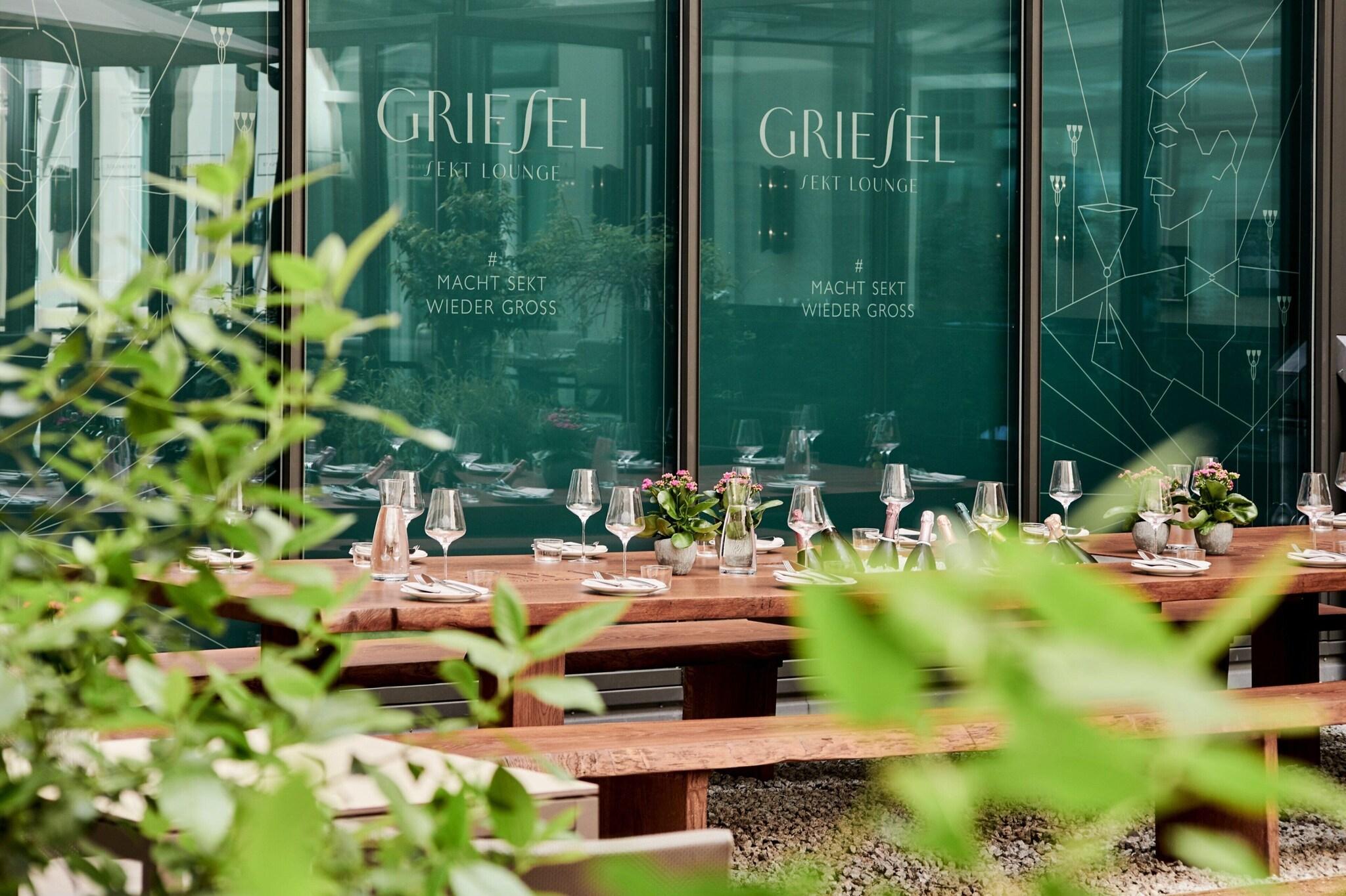 Roomers Berlin Steinplatz, Autograph Collection by null