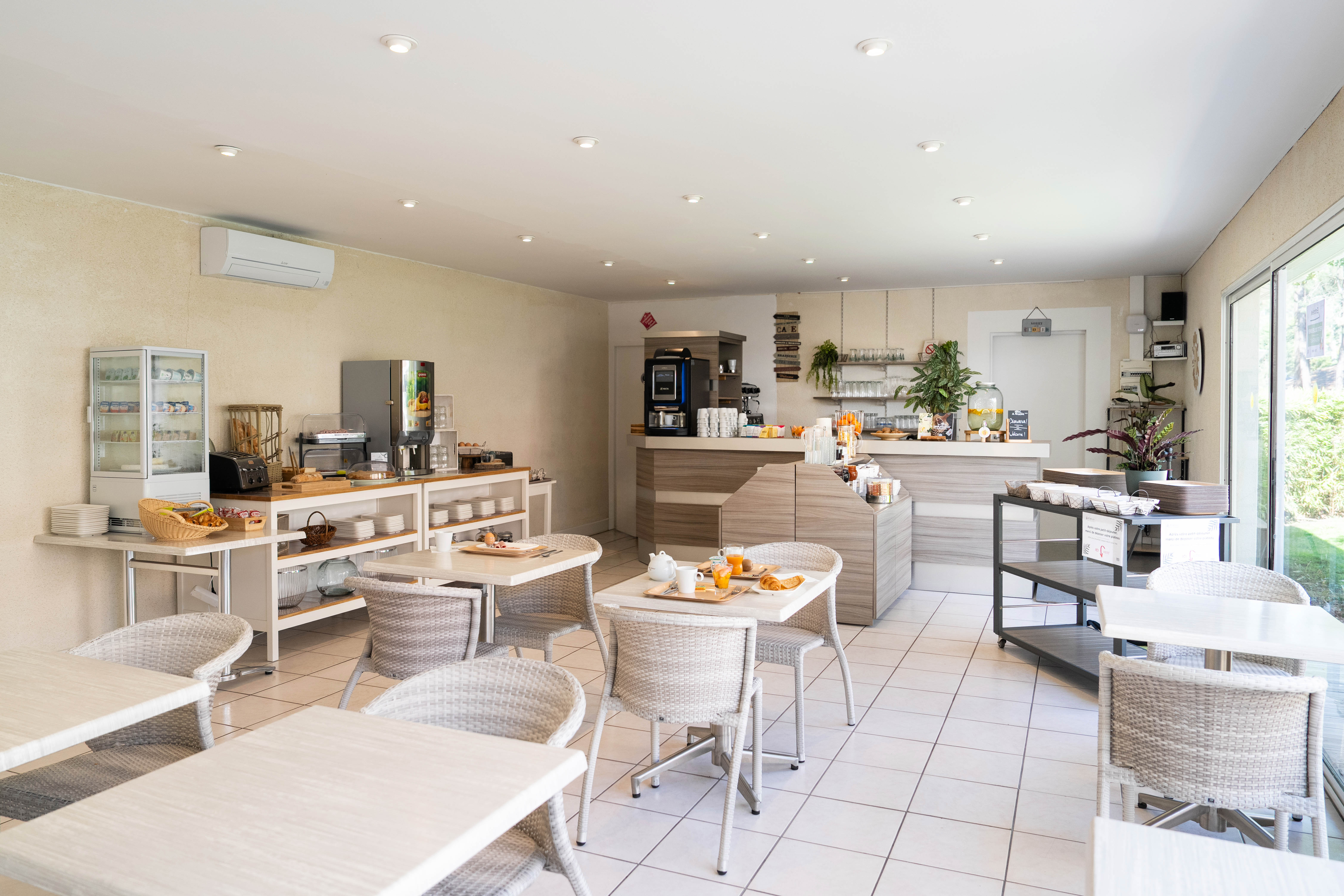 Logis Hôtel la Forestière Rest. l'Instant Gourmet