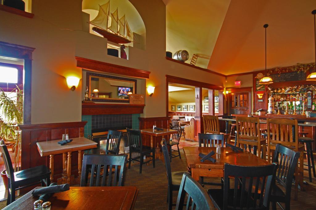 Spinnakers Gastro Brewpub & GuestHouses by null