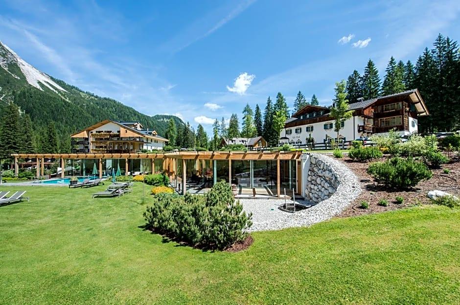 Hotels Dolomitenhof & Chalet Alte Post