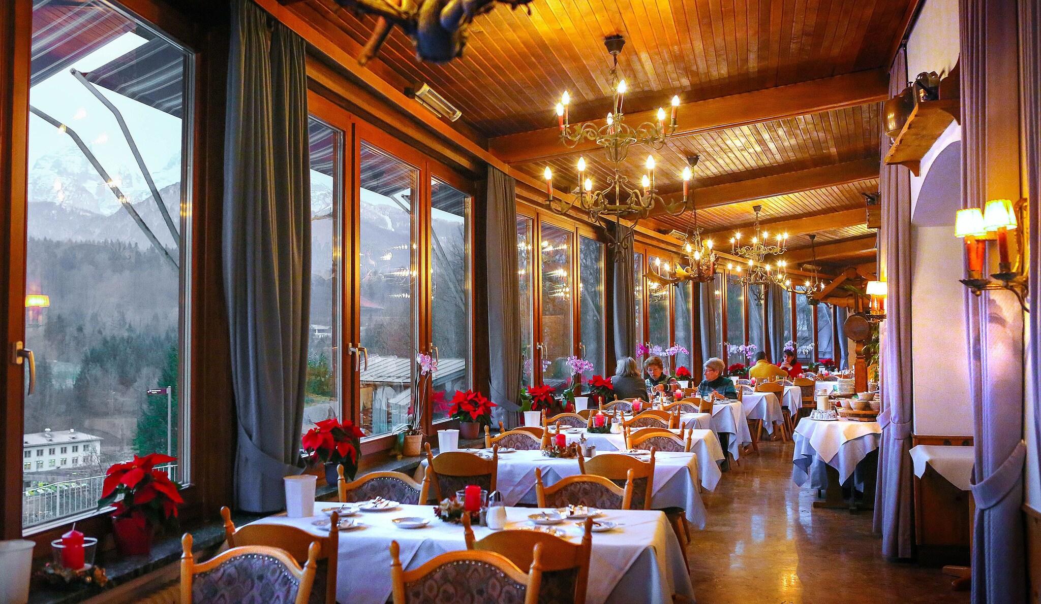 Hotel Vier Jahreszeiten by null