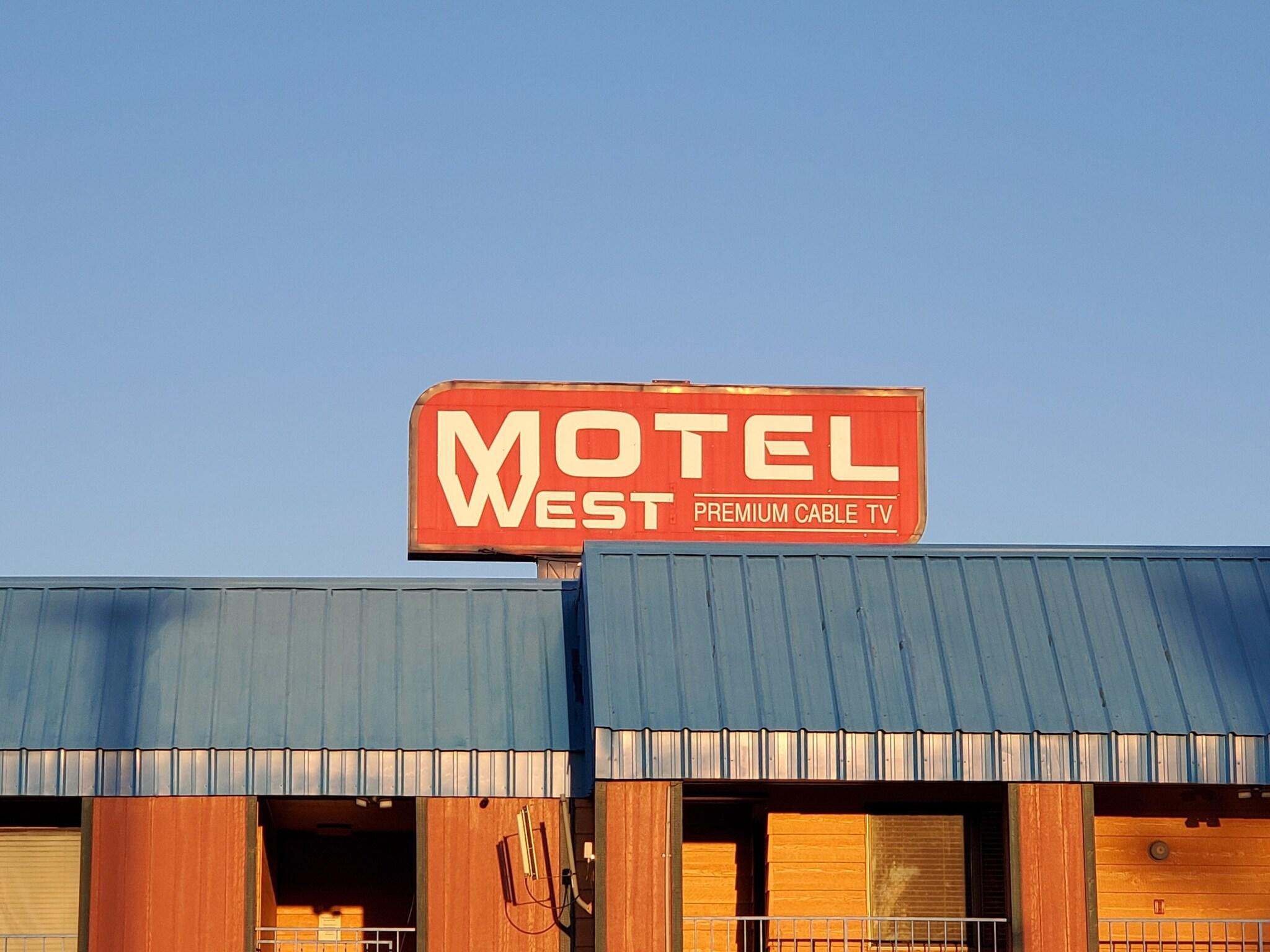 Motel West by null