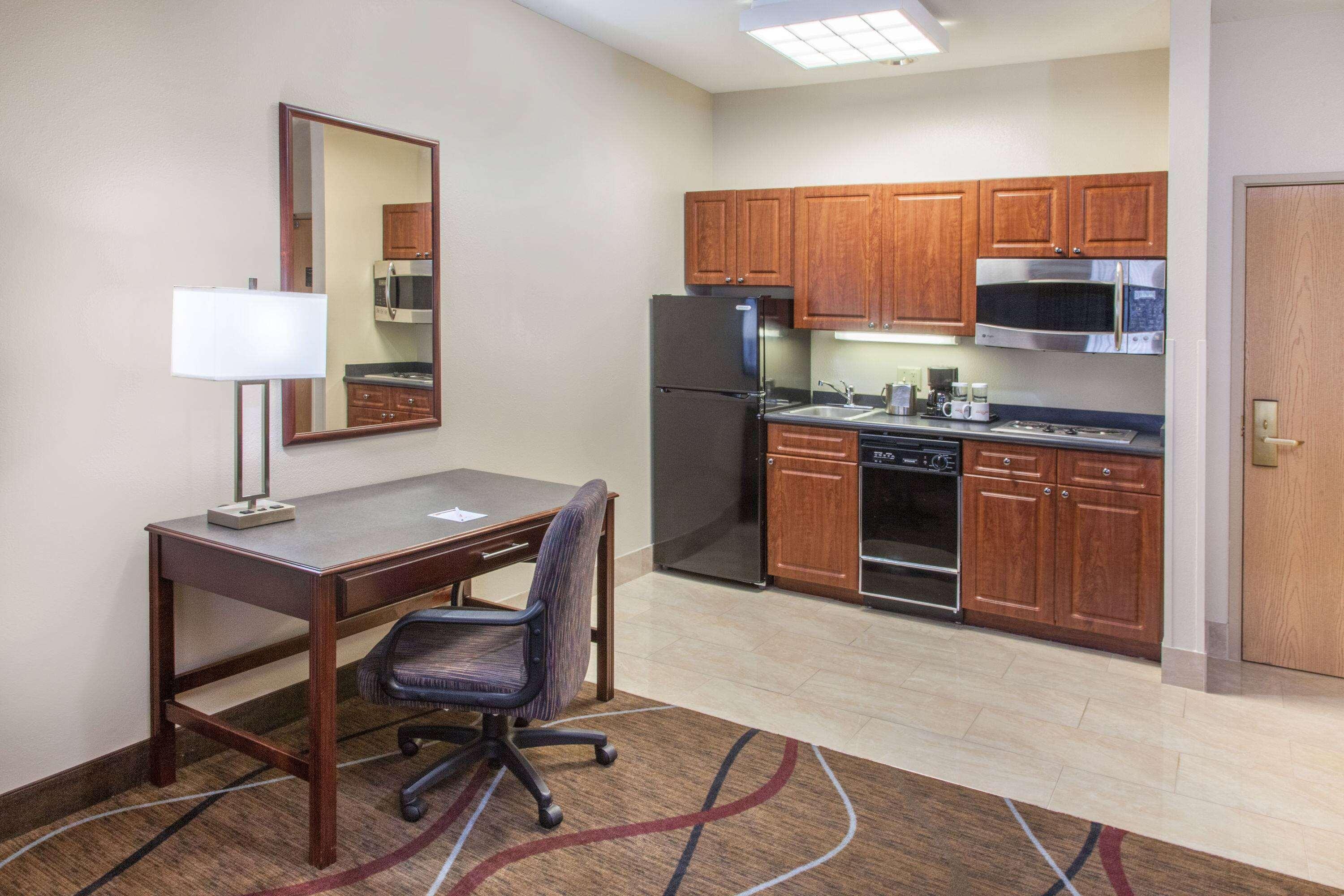 Hawthorn Suites By Wyndham Bloomington