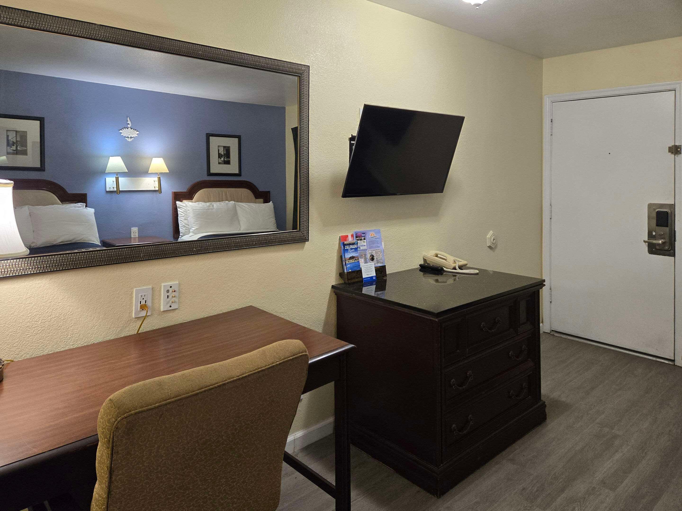 Rodeway Inn & Suites Blythe I-10