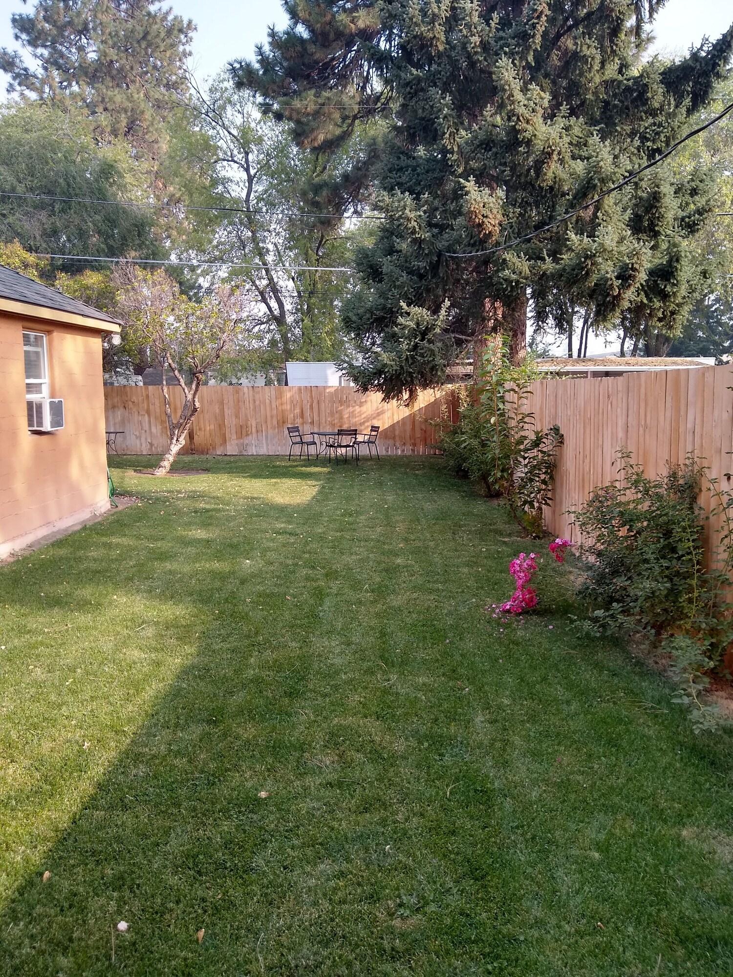 Holiday Motel by null