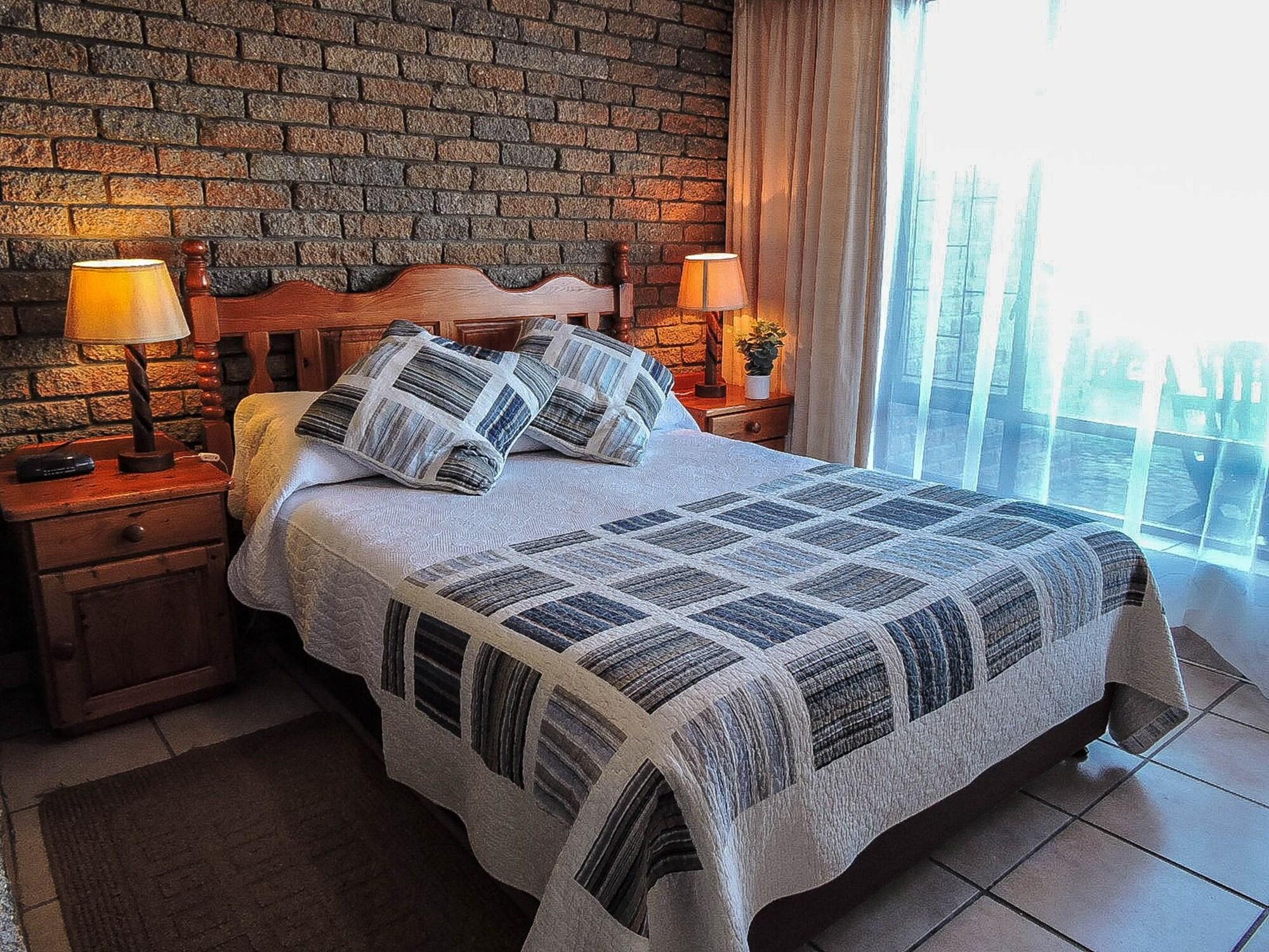 Room 4, Amzee Bokmakierie Guest House, Eden