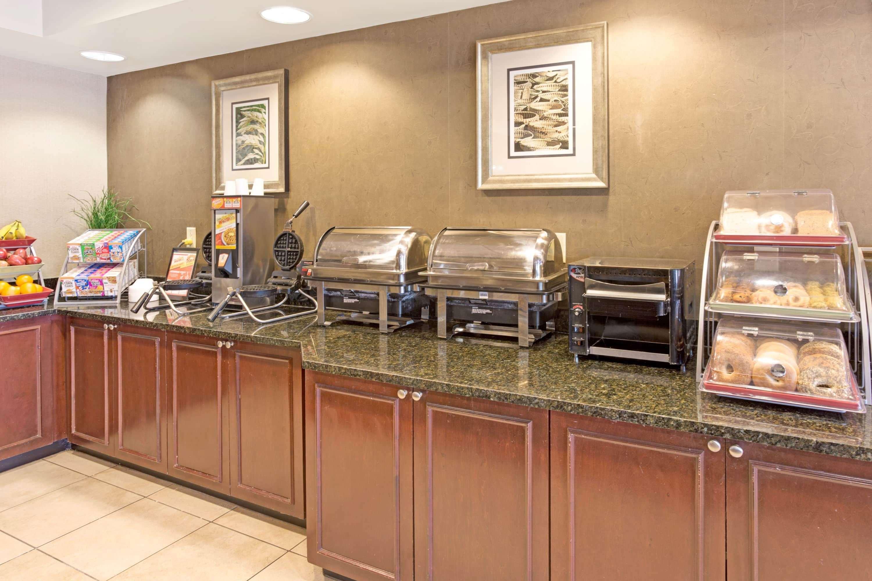 Wingate By Wyndham Charleston University Boulevar