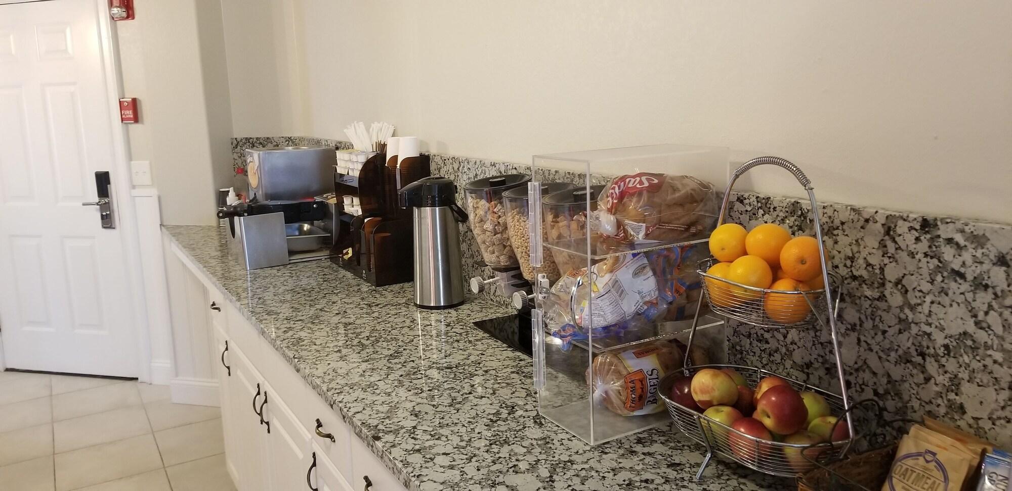 Cedar Park Inn & Whirlpool Suites