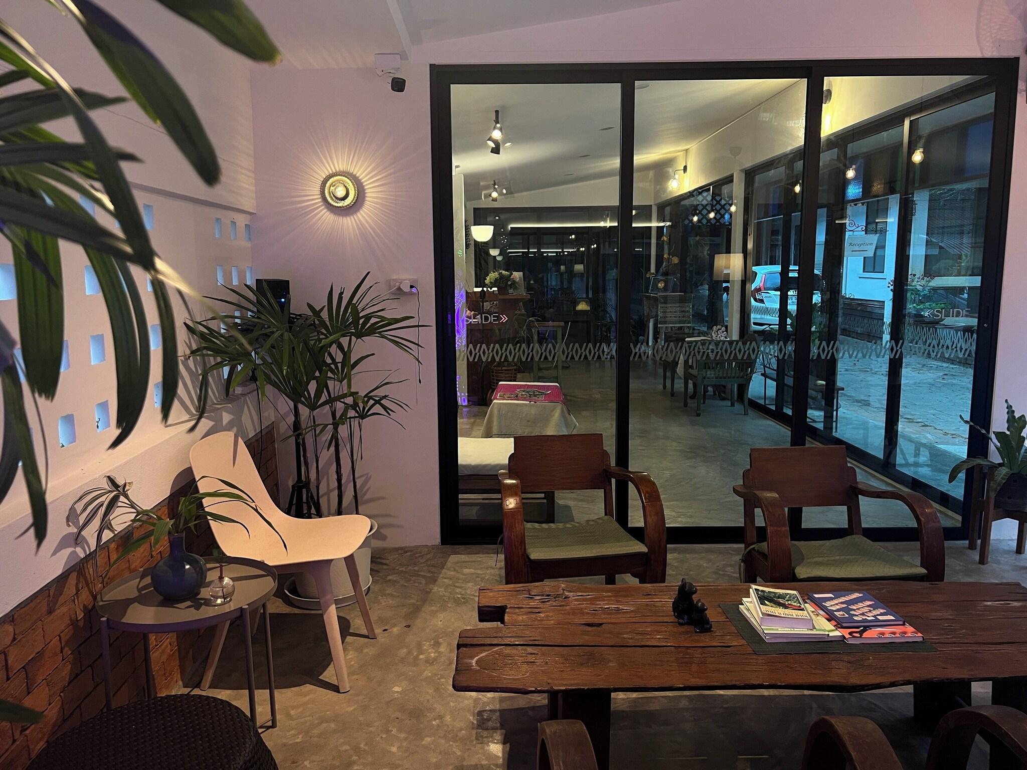 Pha Thai House by null