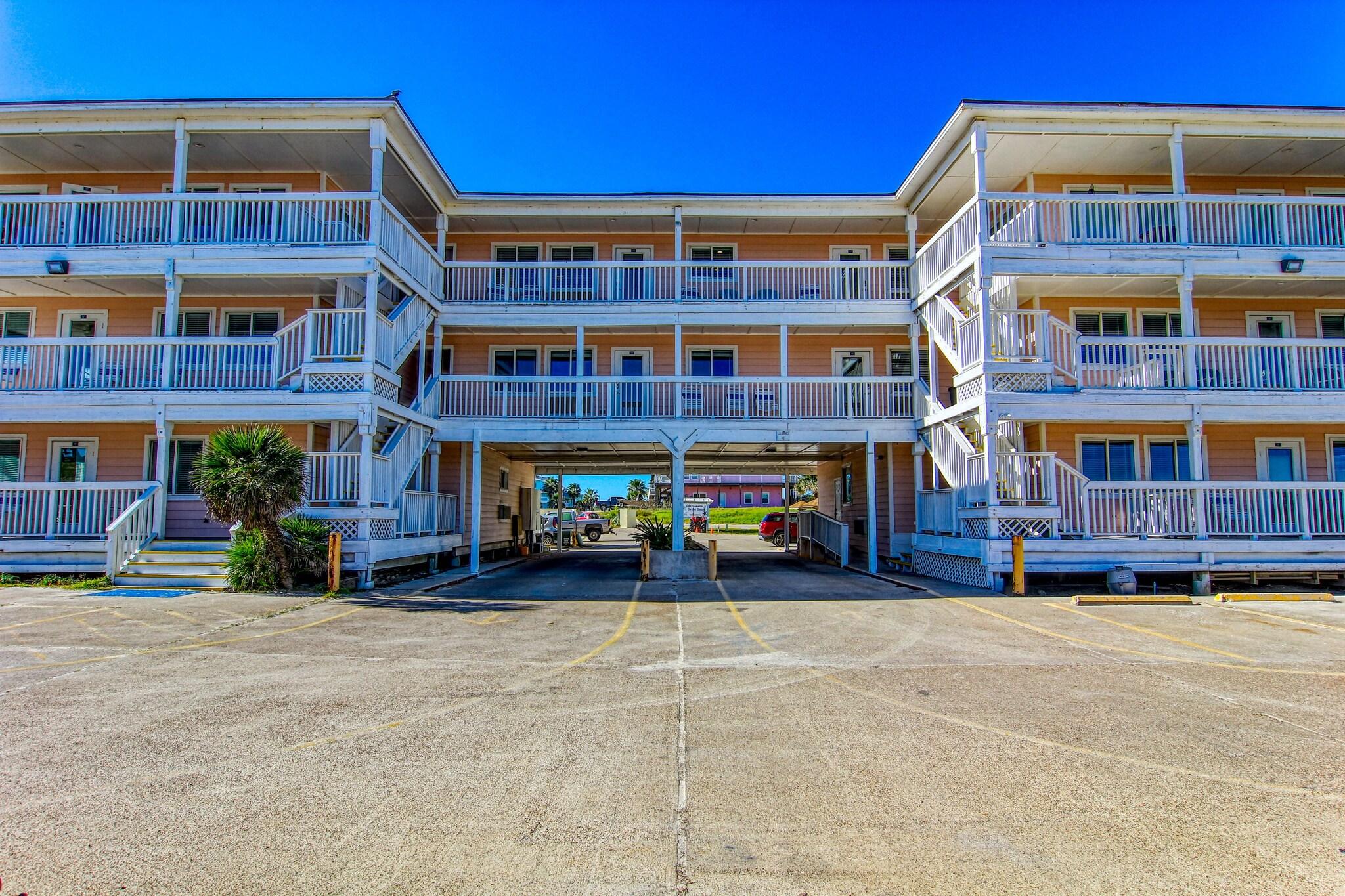 Beachgate CondoSuites & Motel