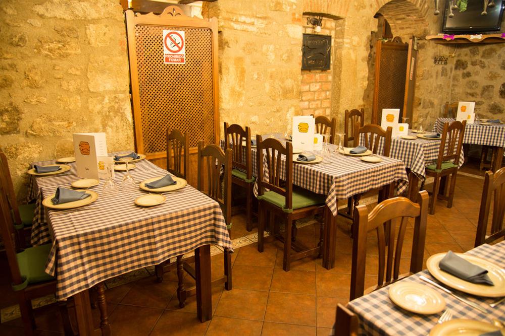 Hostal Hueso