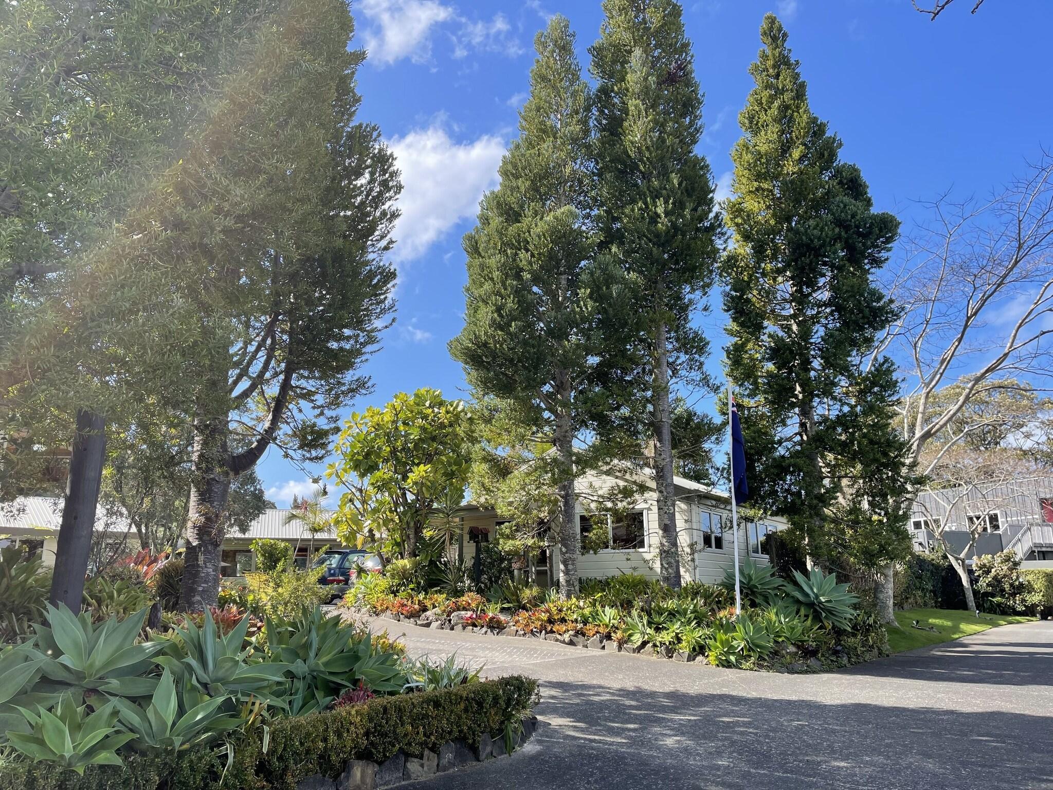 Tatahi Lodge Beach Resort, Hahei by null