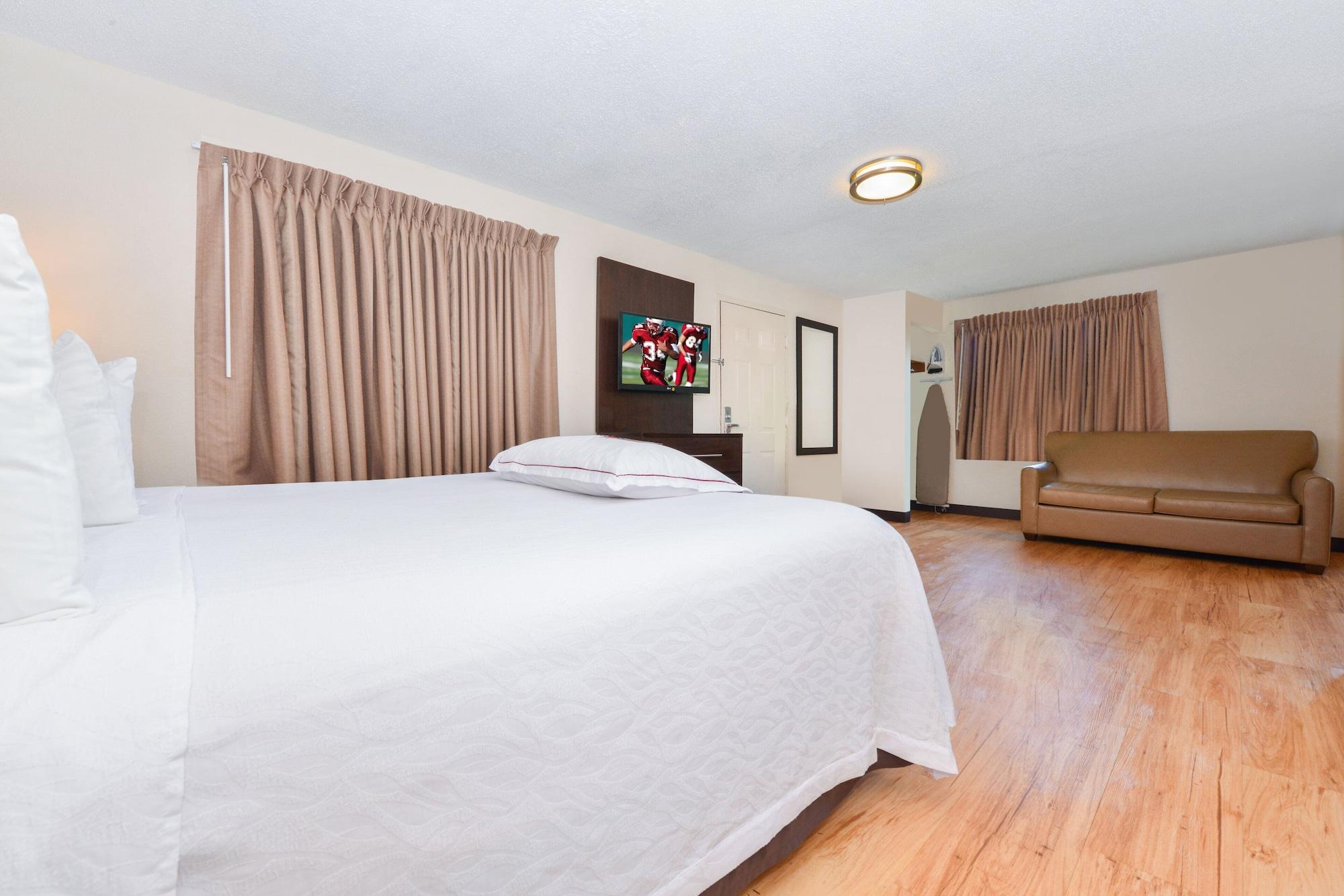 Red Roof PLUS+ & Suites Guilford