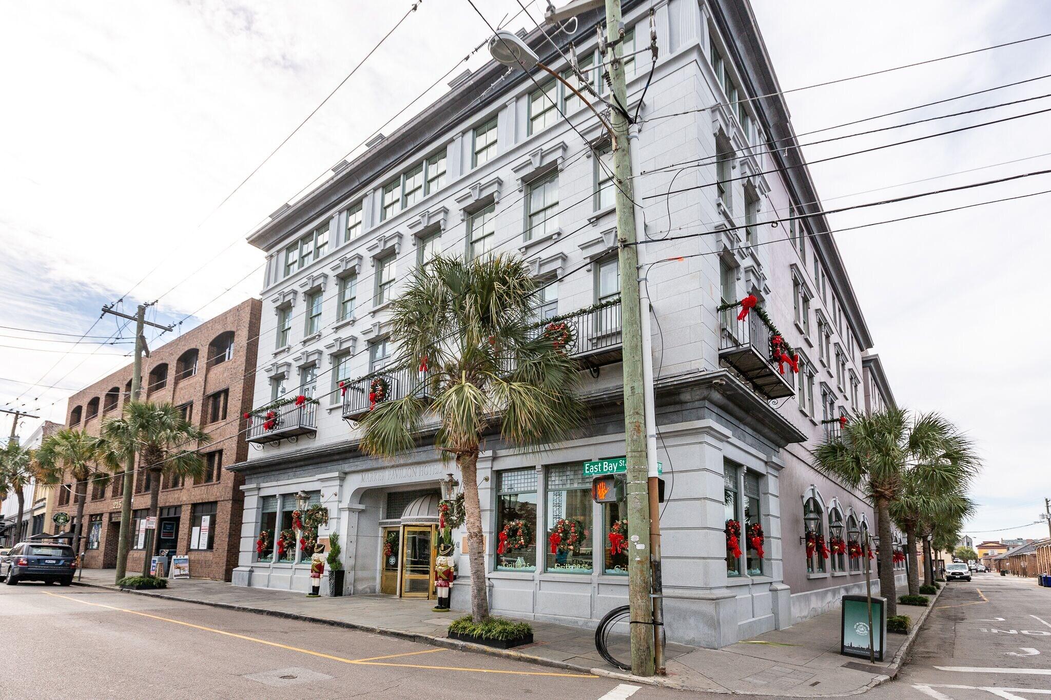 Market Pavilion Hotel by null