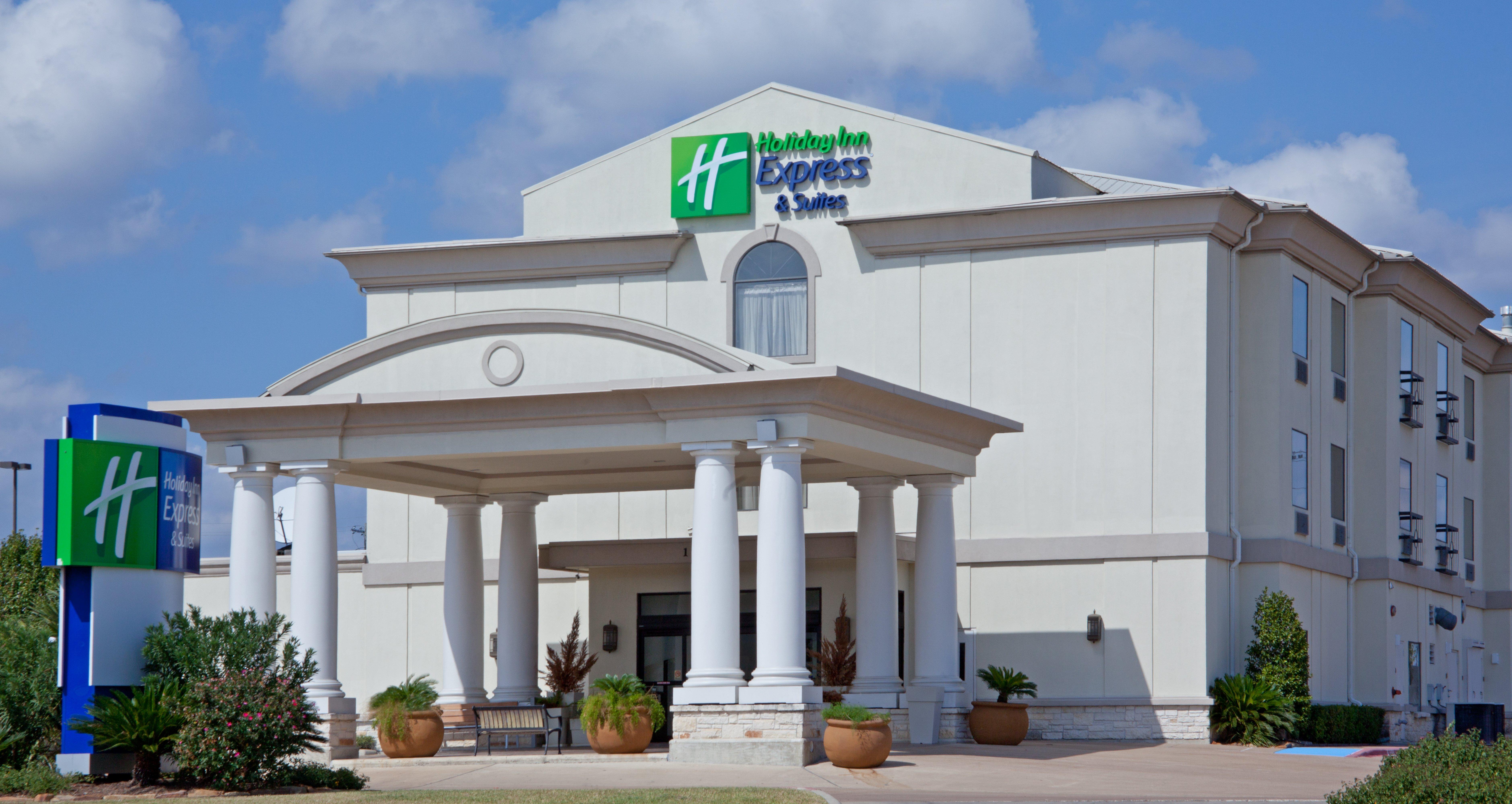HOLIDAY INN EXPRESS HOTEL AND SUITES COLLEGE STATION