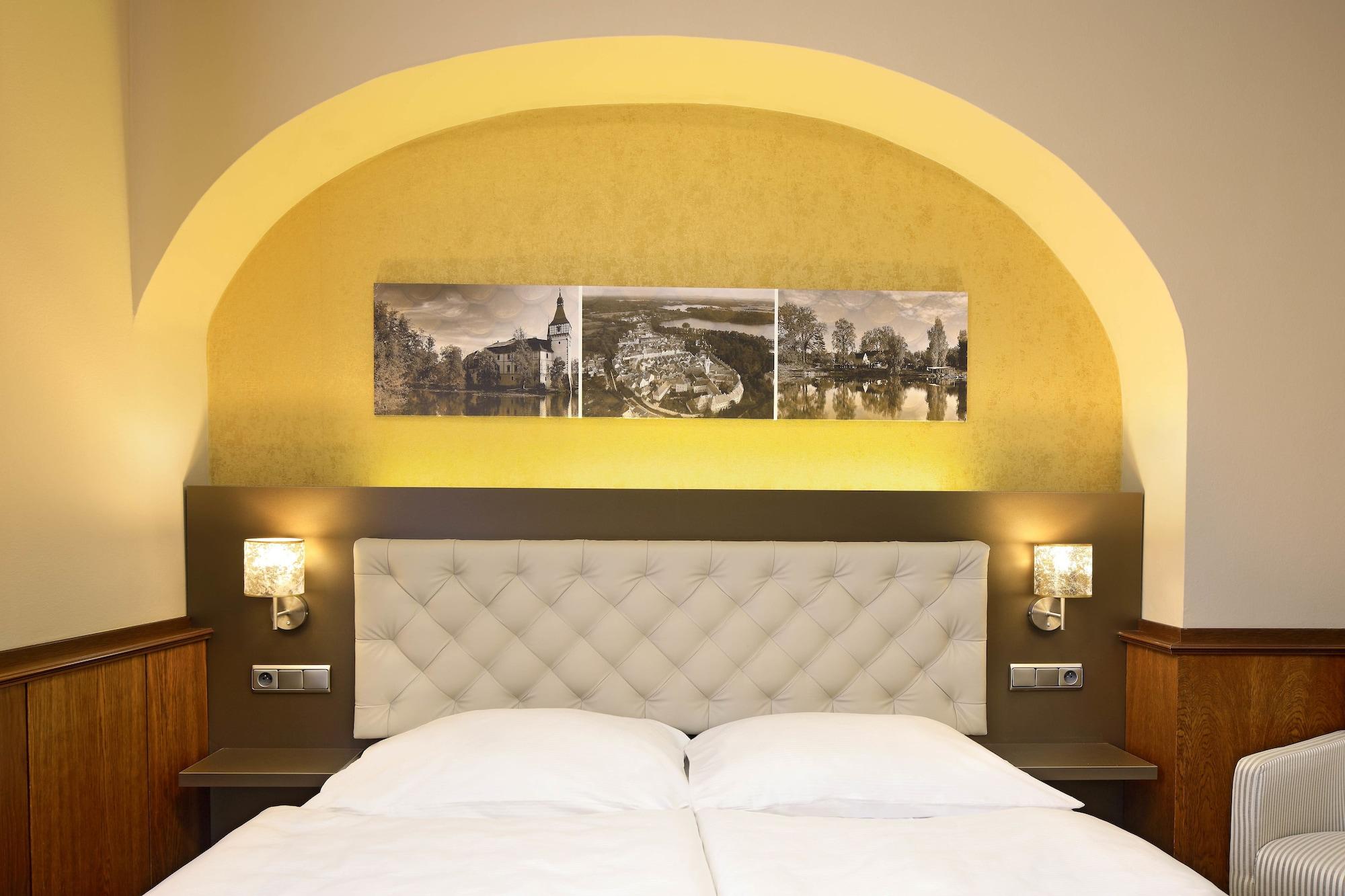 Hotel Zlatá hvězda Třeboň by null