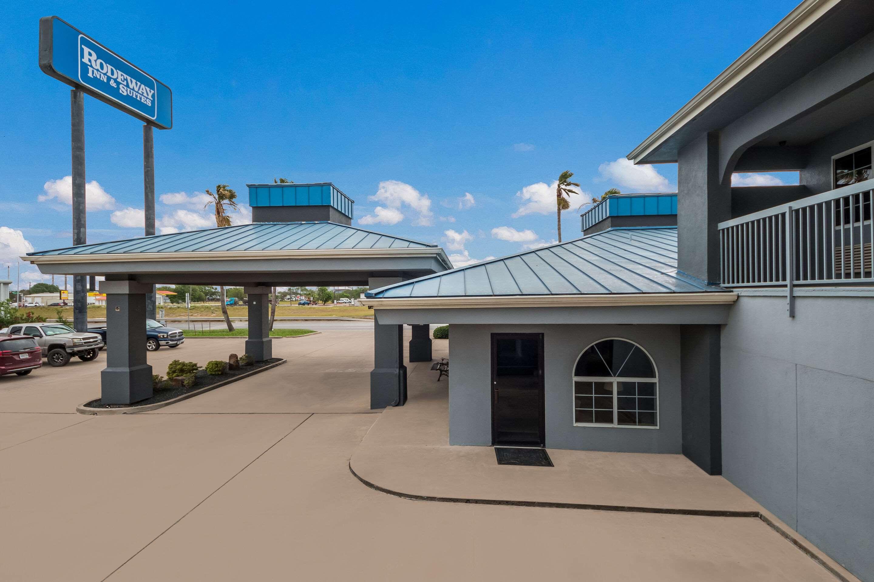 Rodeway Inn & Suites