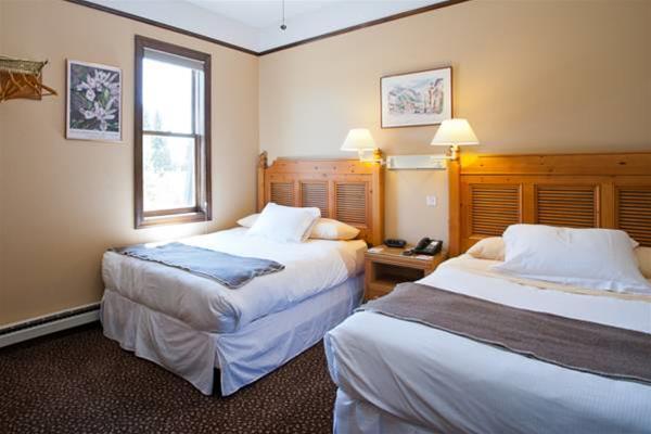 Elk Mountain Lodge by null